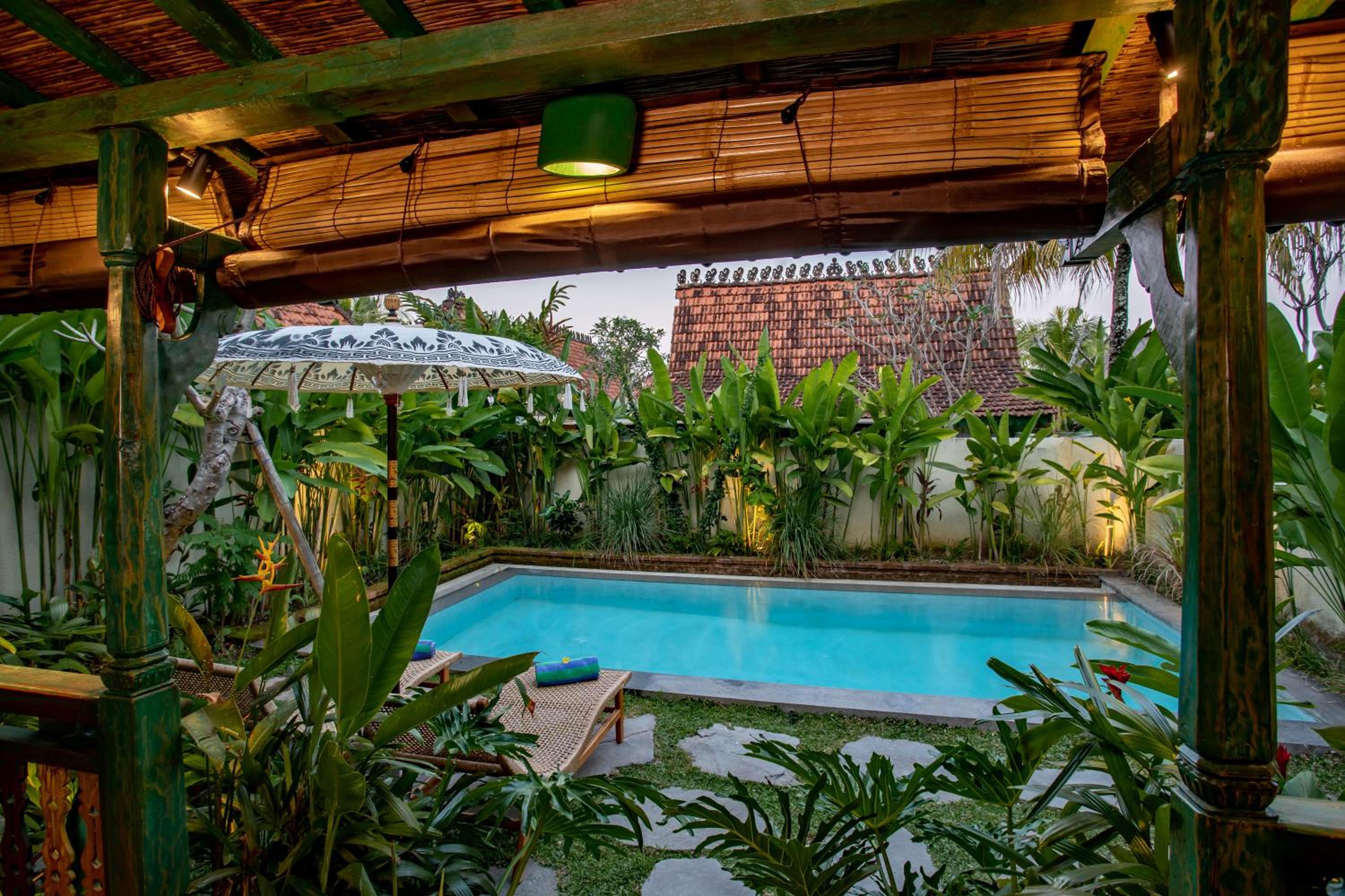One-Bedroom Villa with Private Pool with Garden View  - Photo 2