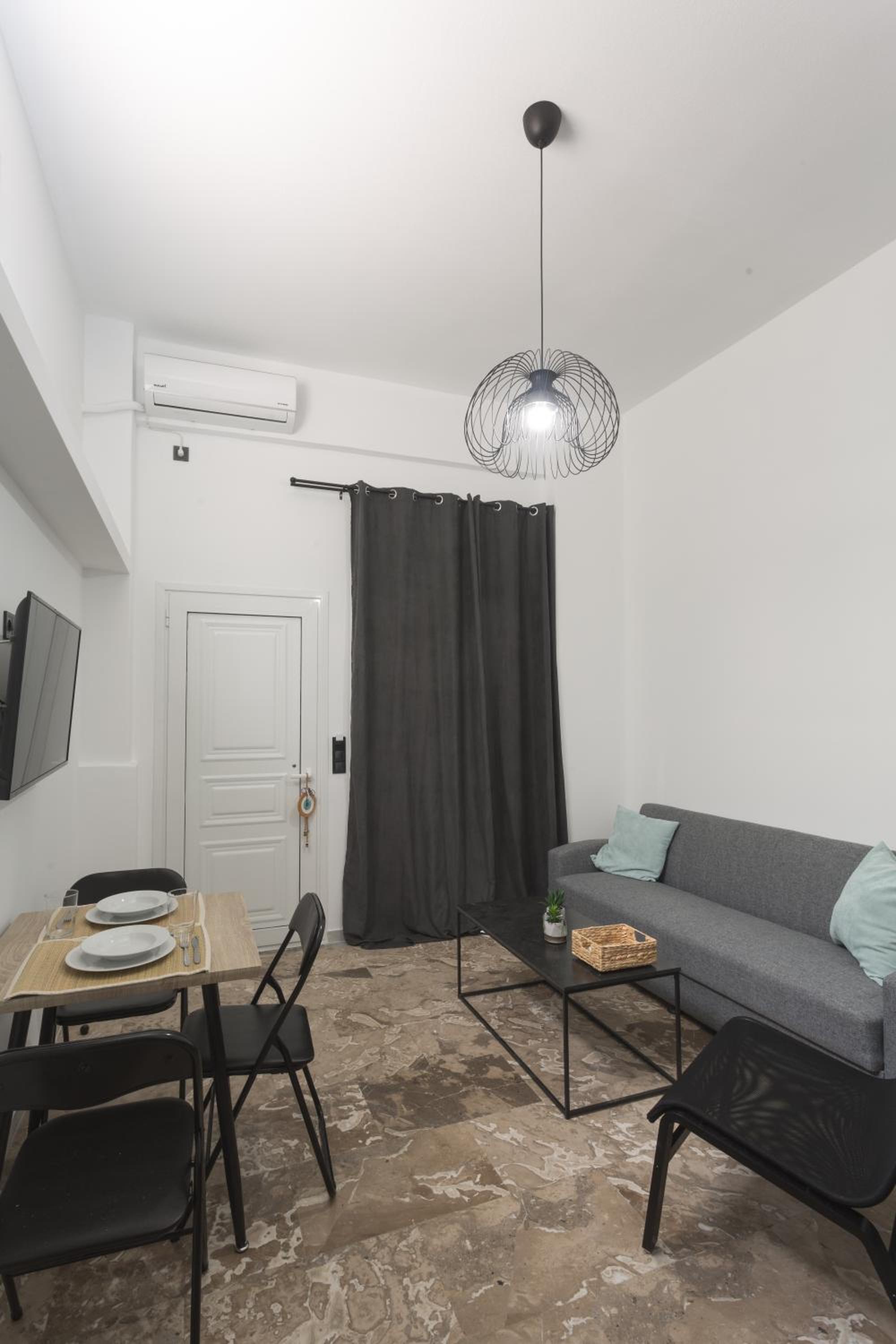One-Bedroom House photo 2