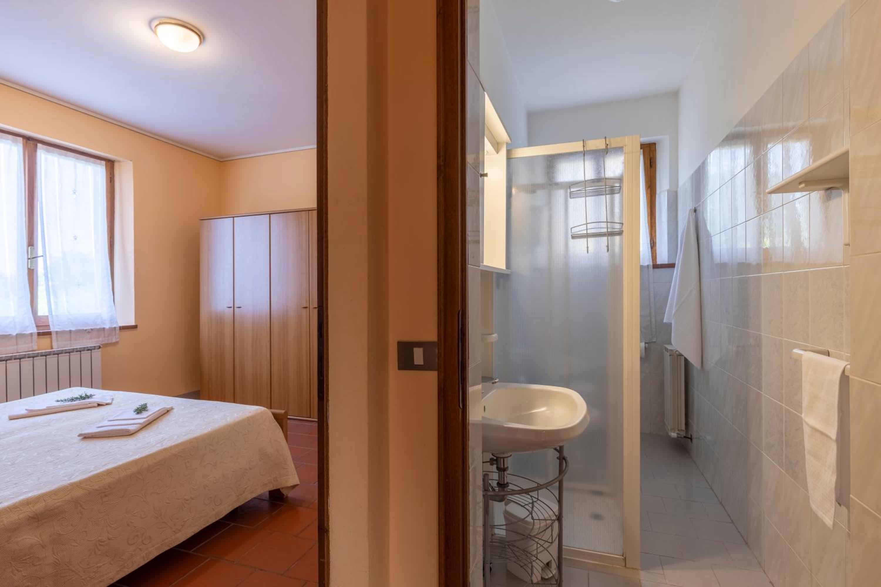 One-Bedroom Apartment with Garden View photo 3