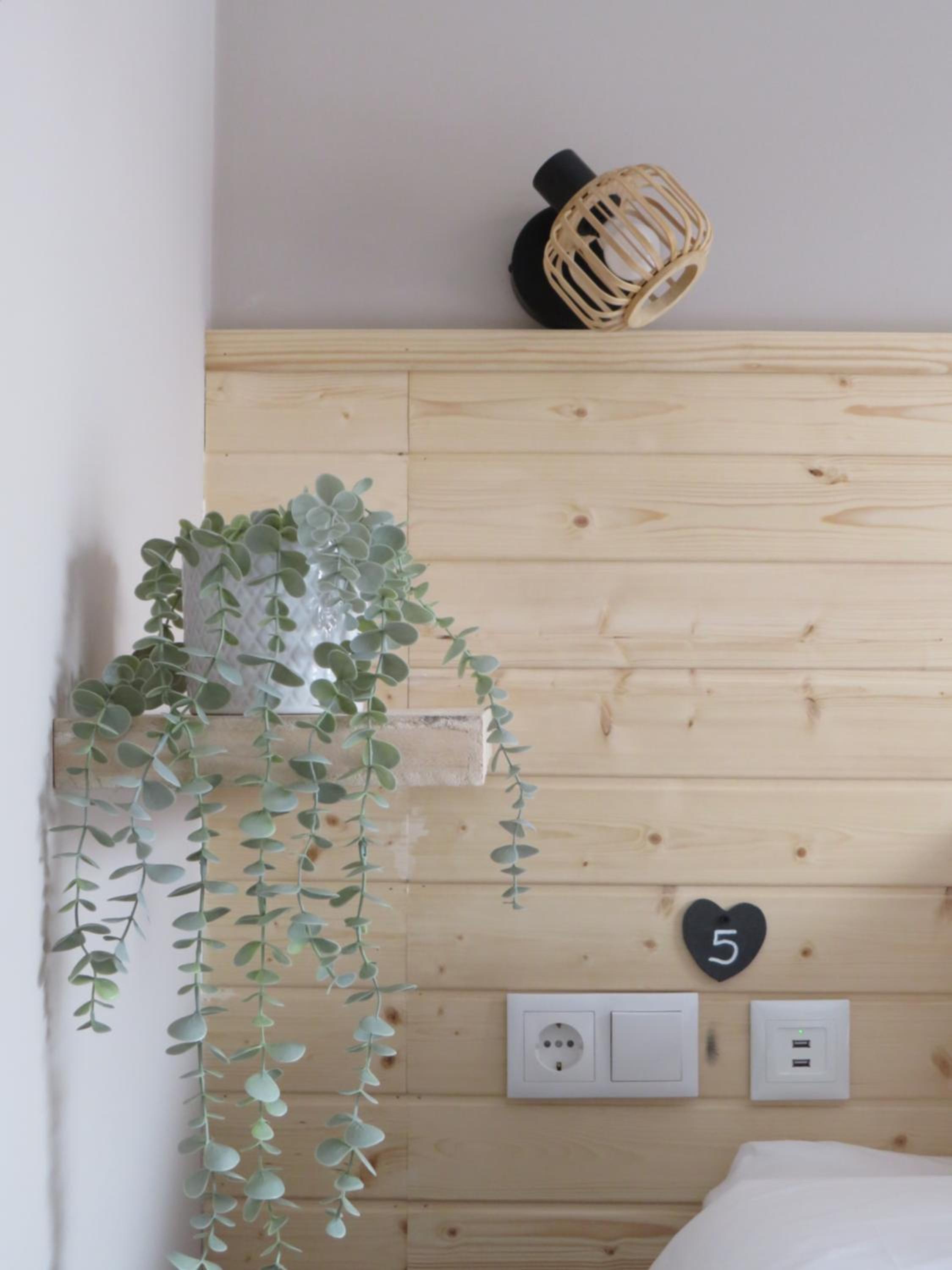 Twin Room with Private Bathroom - Photo 8
