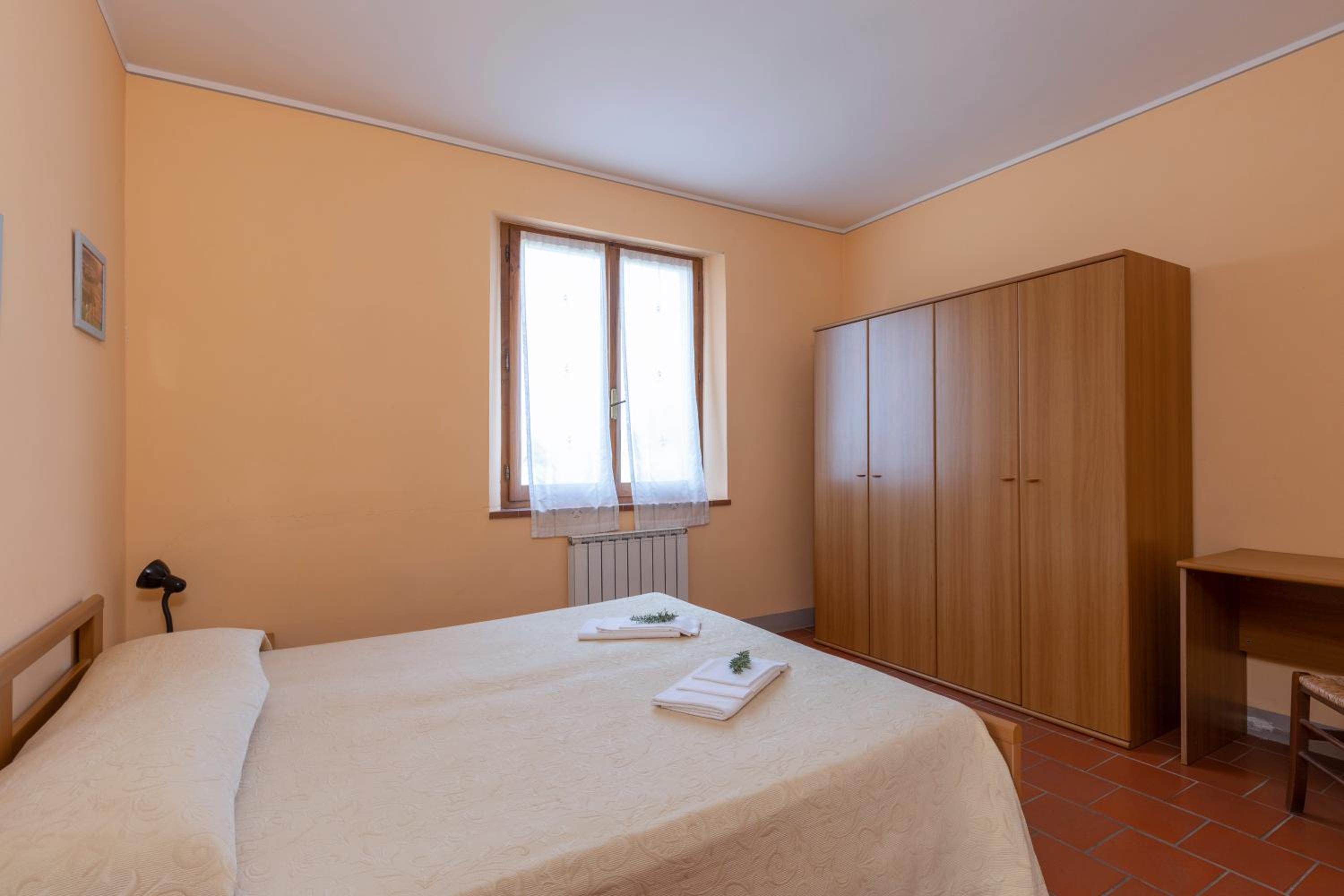 One-Bedroom Apartment with Garden View photo 2