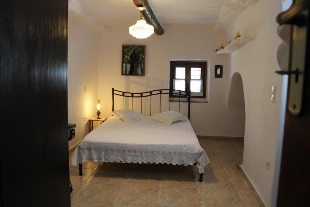 One-Bedroom House photo 1