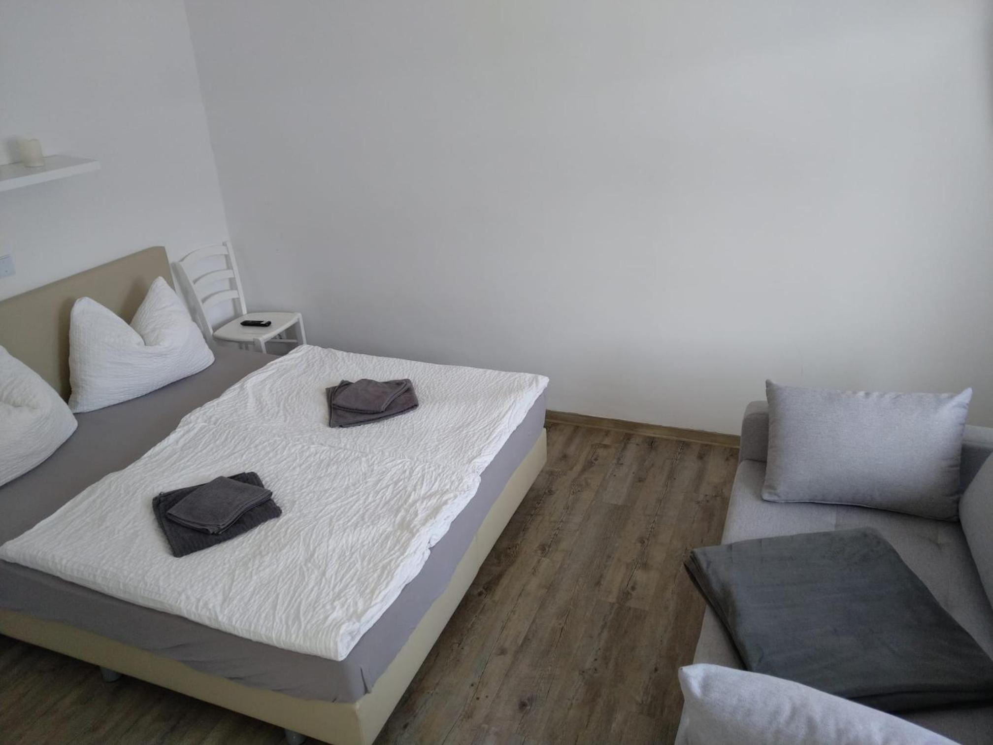 Standard Suite - Photo 4