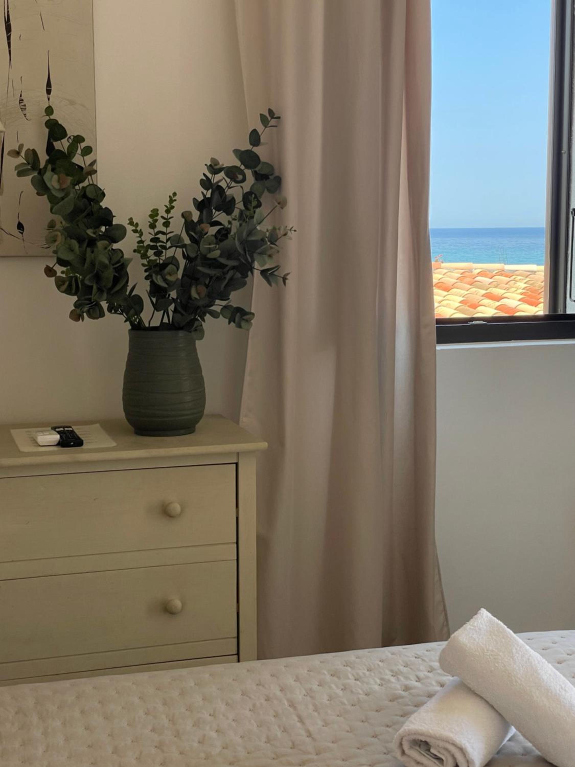 Superior Triple Room with Sea View photo 3