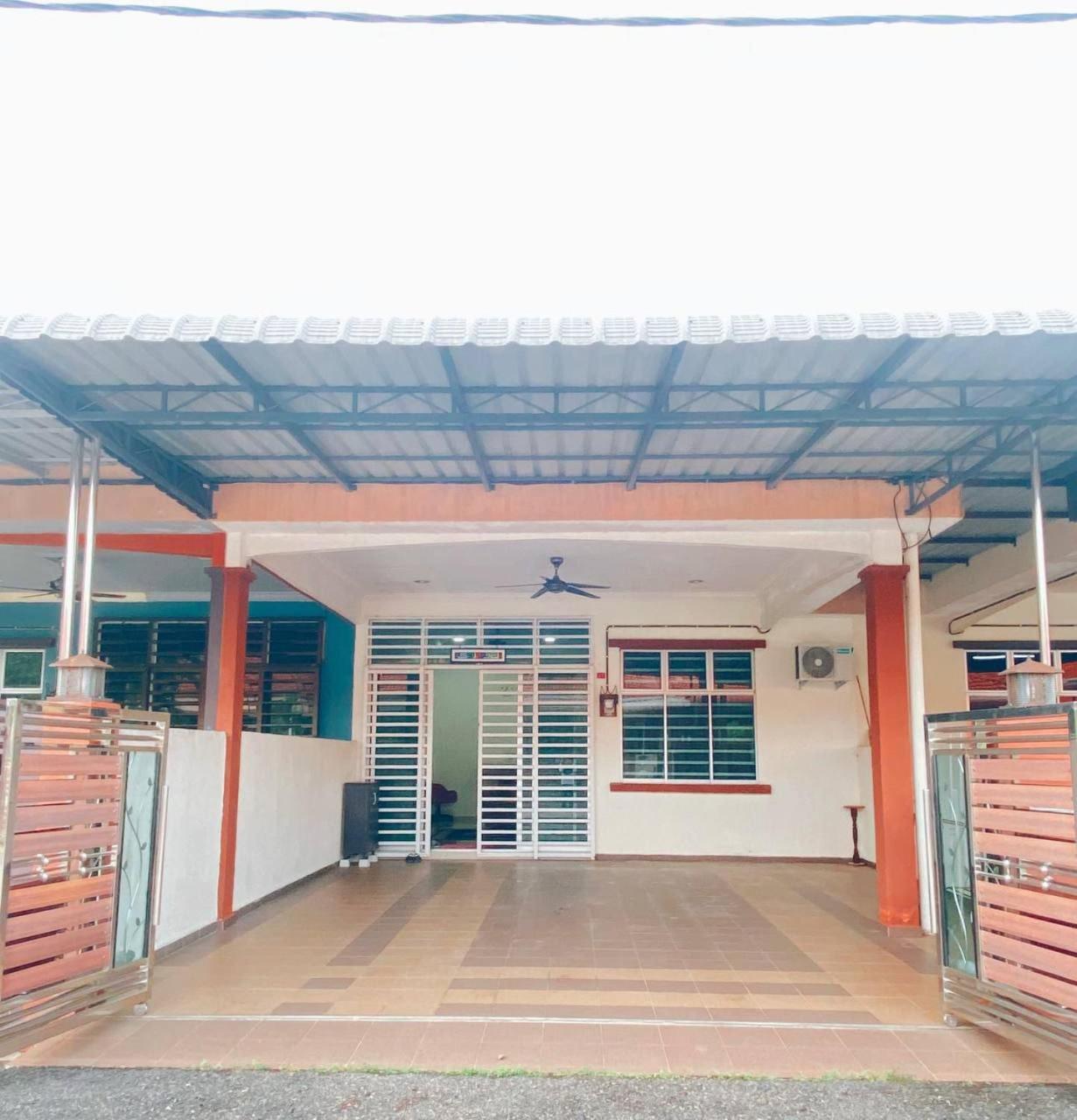 Three-Bedroom Villa photo 1