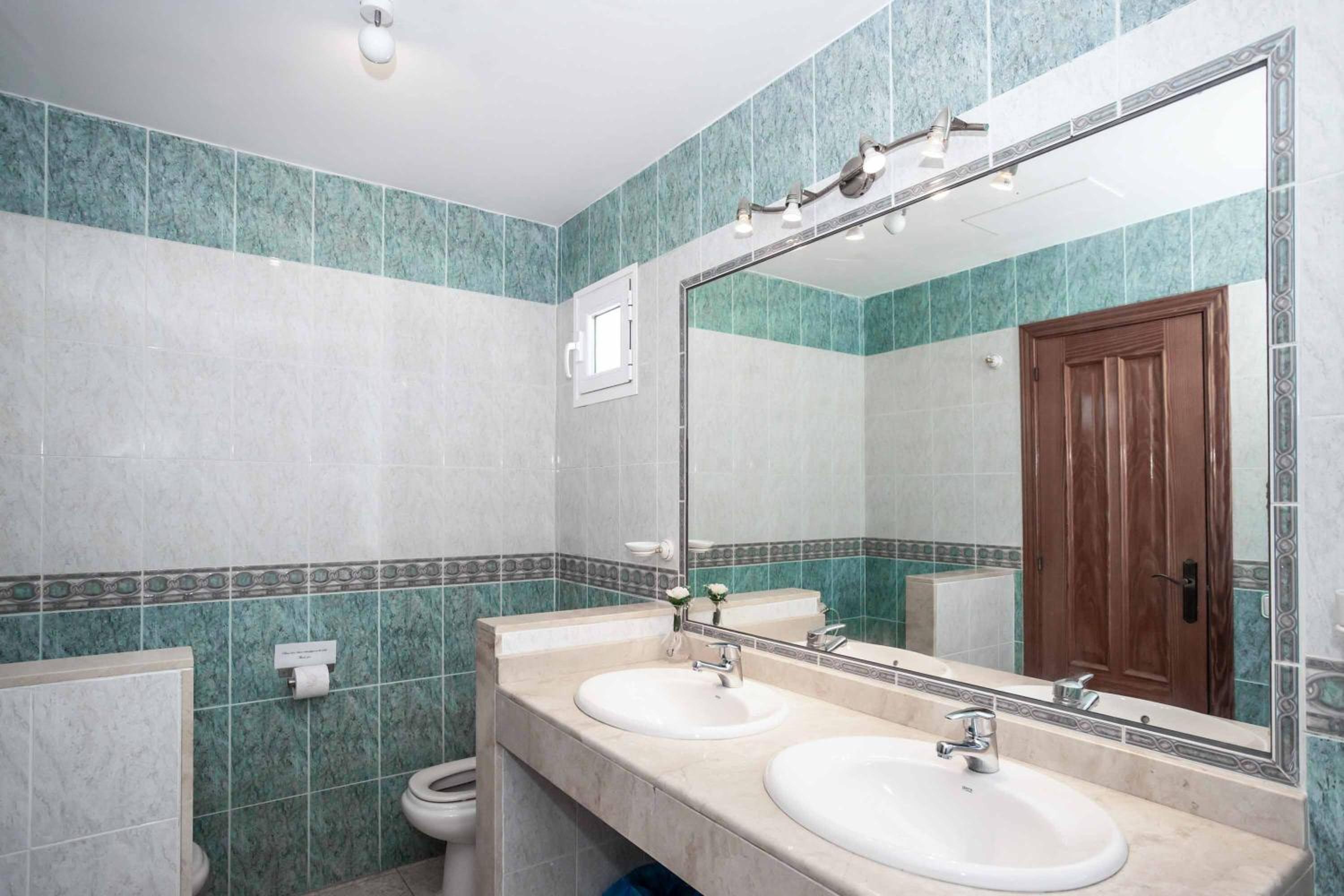 Three-Bedroom Villa photo 2
