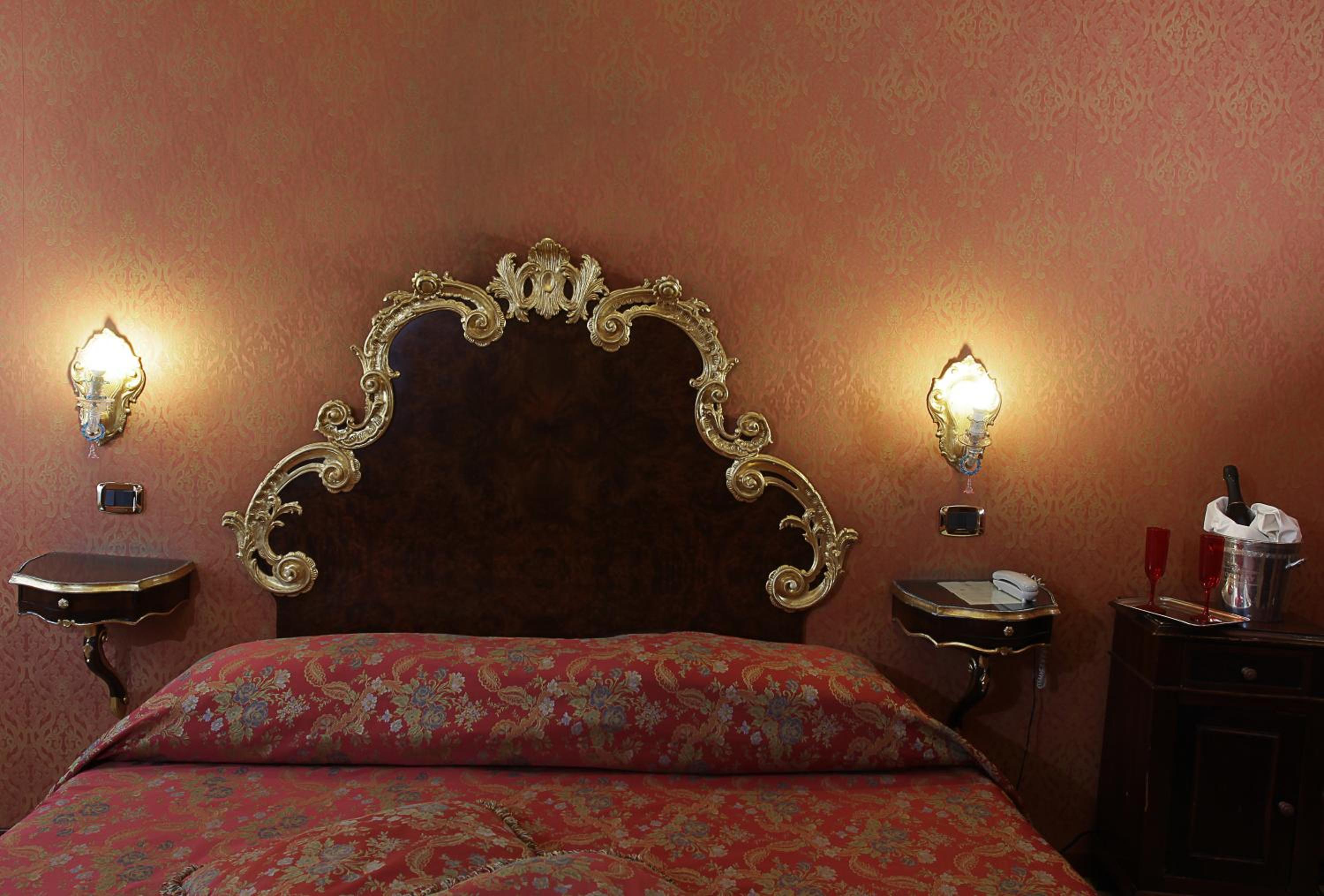 Classic Double or Twin Room photo 3