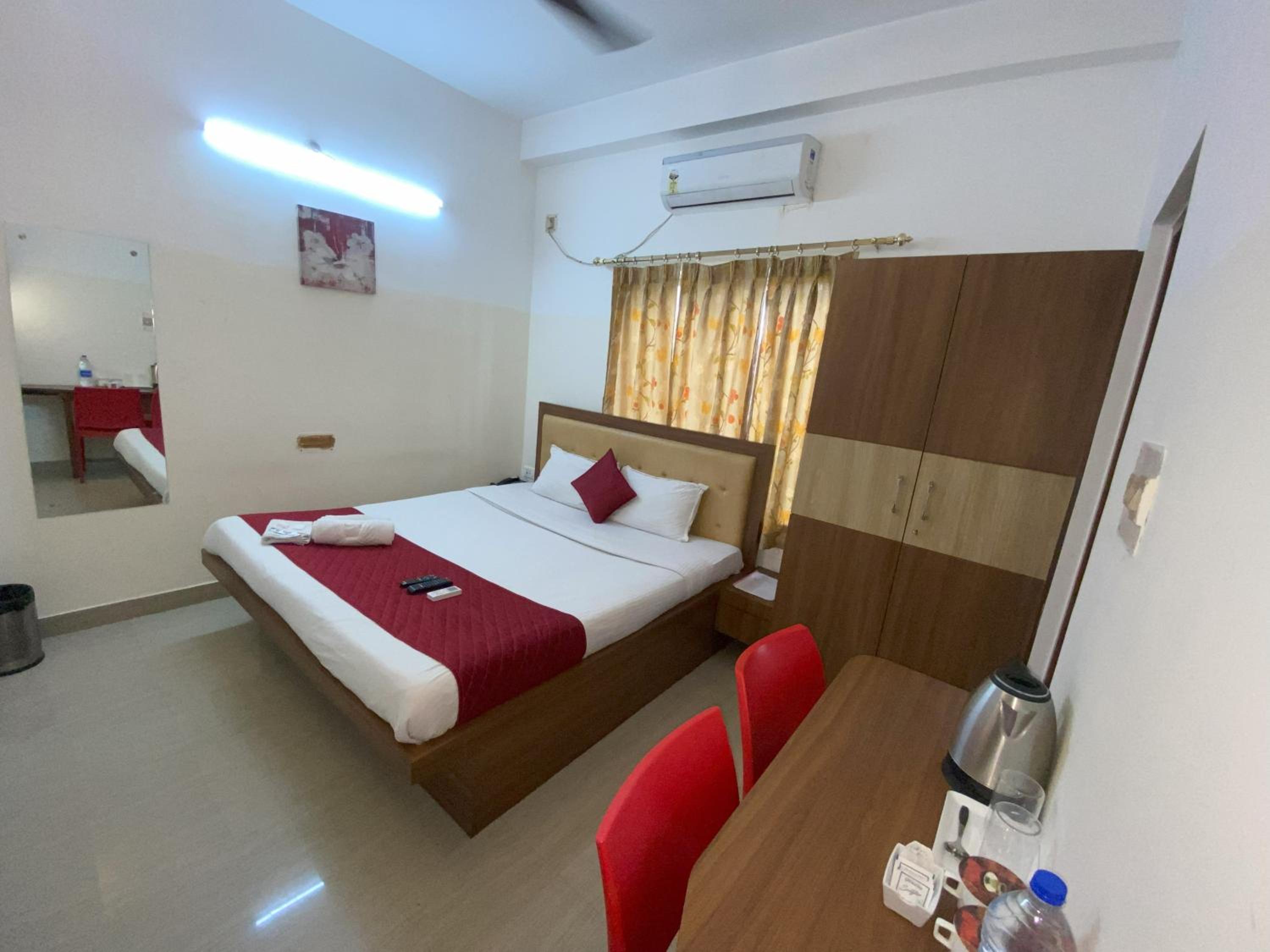 Economy Double Room - Photo 8