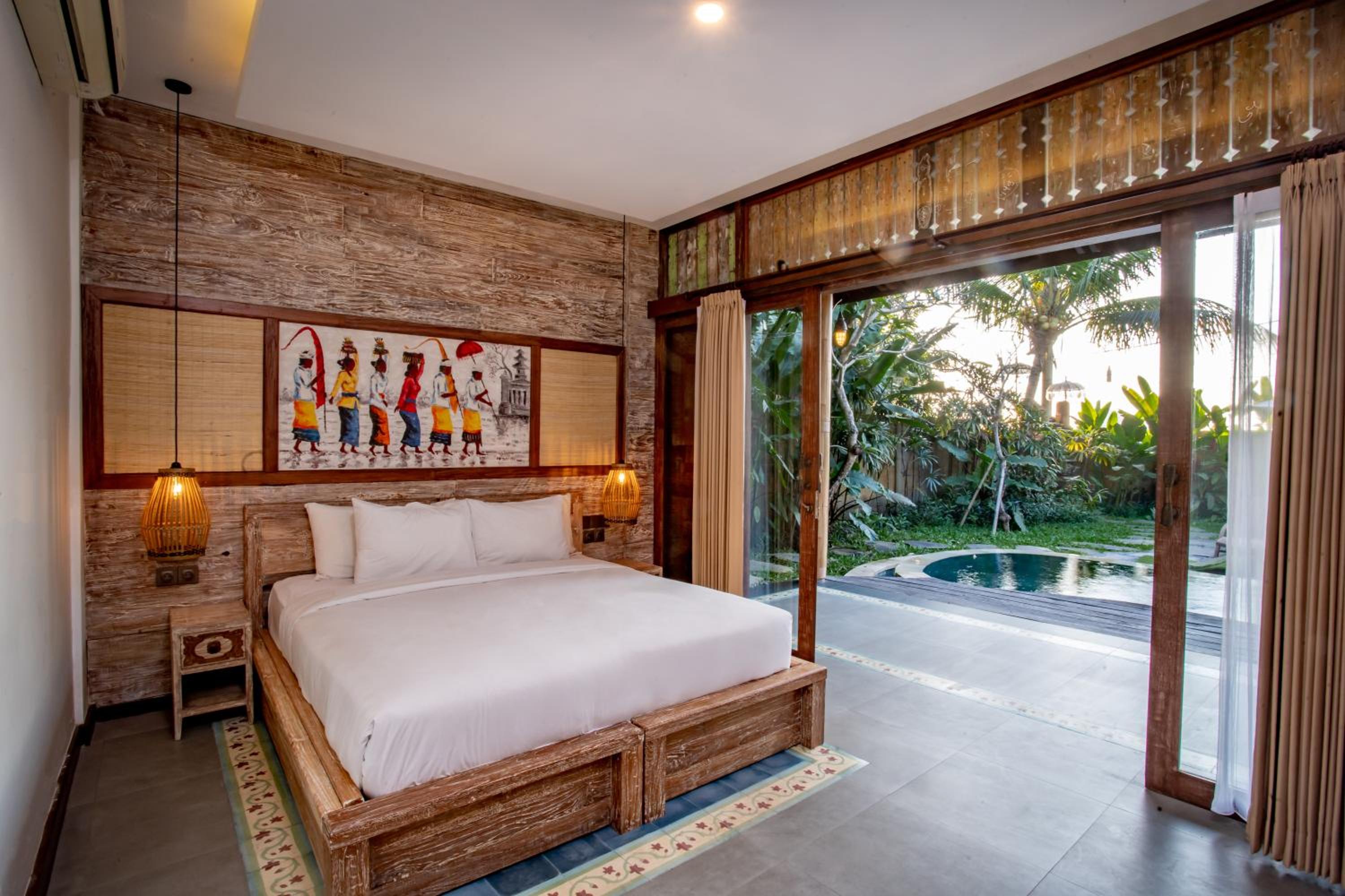 Three-Bedroom Villa with Private Pool and Rice Field View