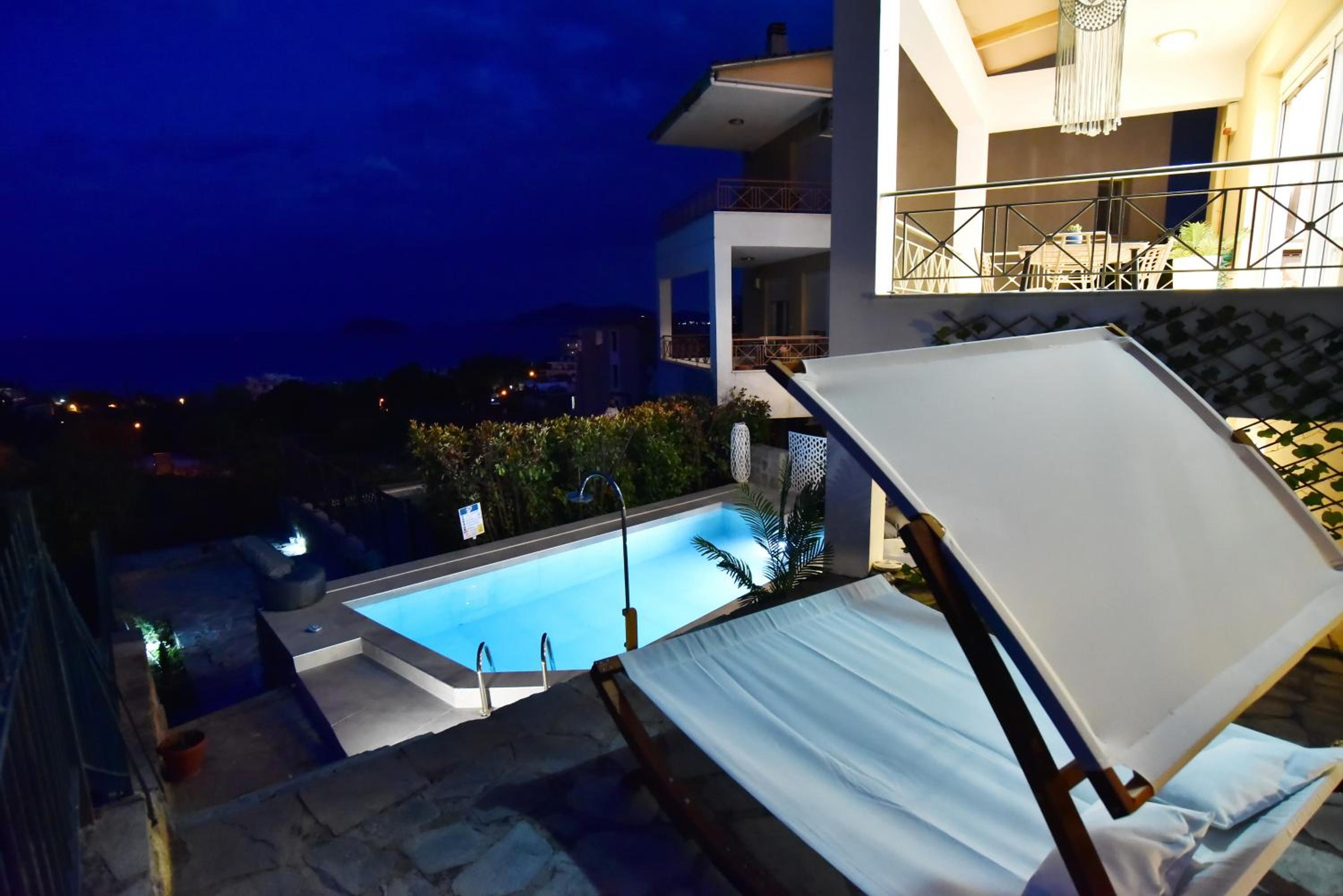 Three-Bedroom Villa photo 3