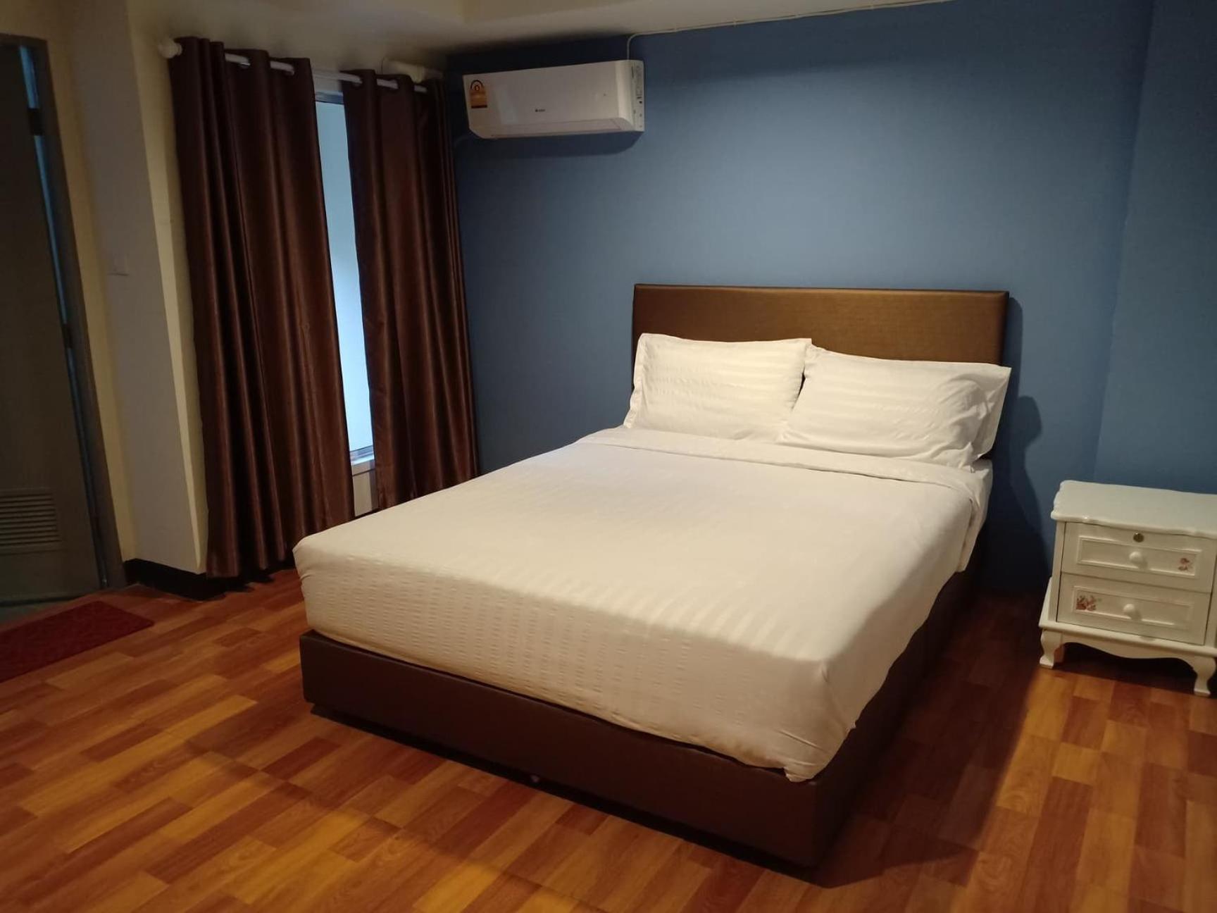 Standard Double Room - Photo 16