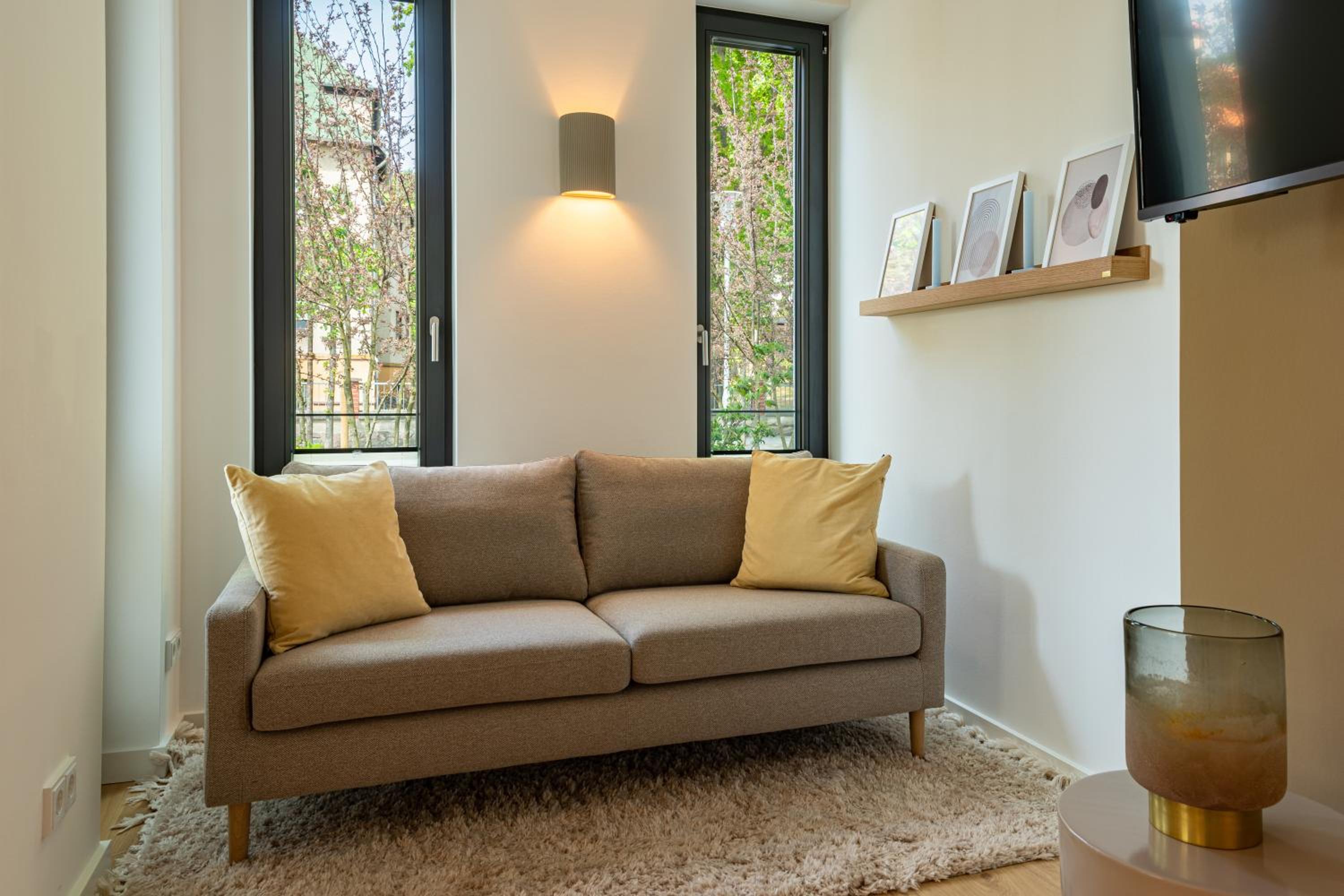 One-Bedroom Apartment photo 2