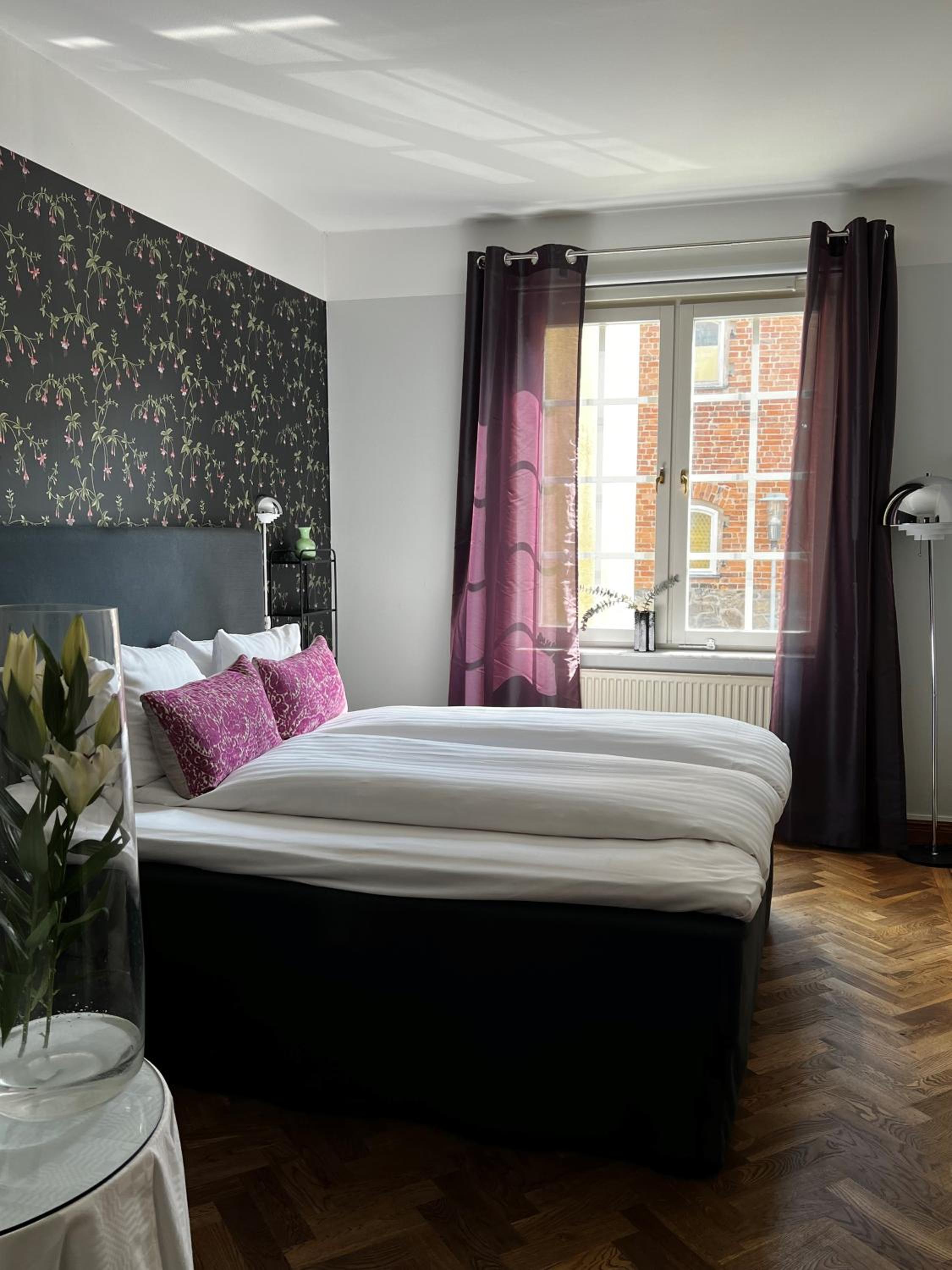 Double Room - Photo 5