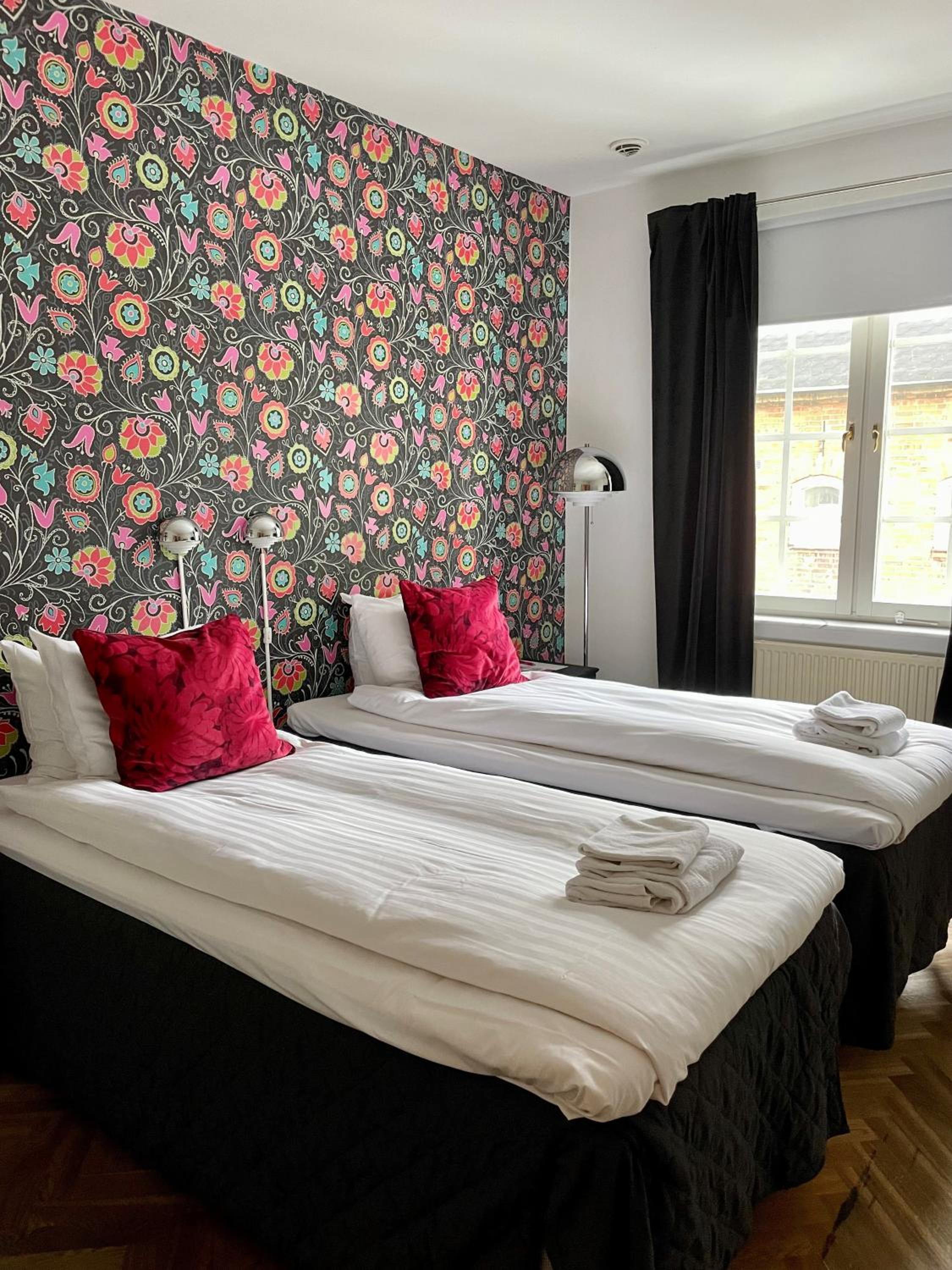 Deluxe Twin Room - Photo 1