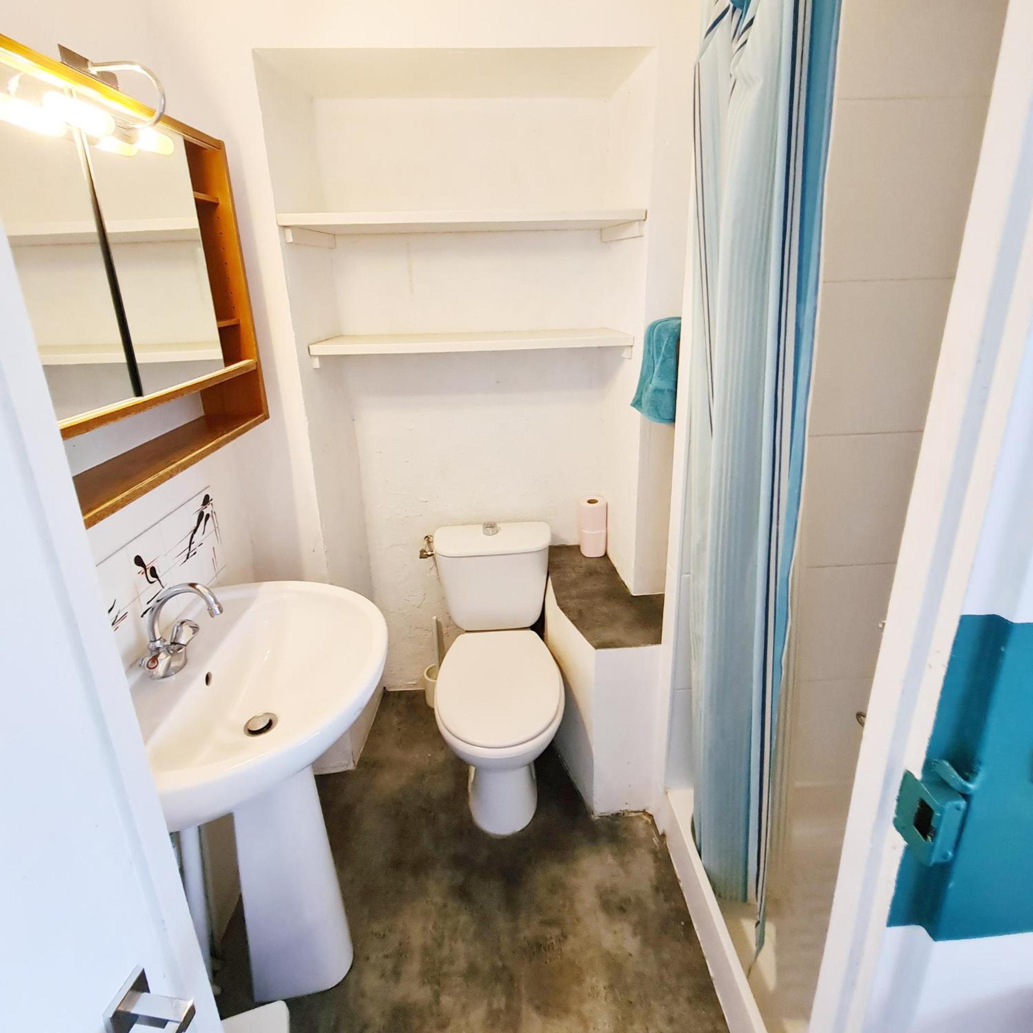 Studio Apartment photo 1