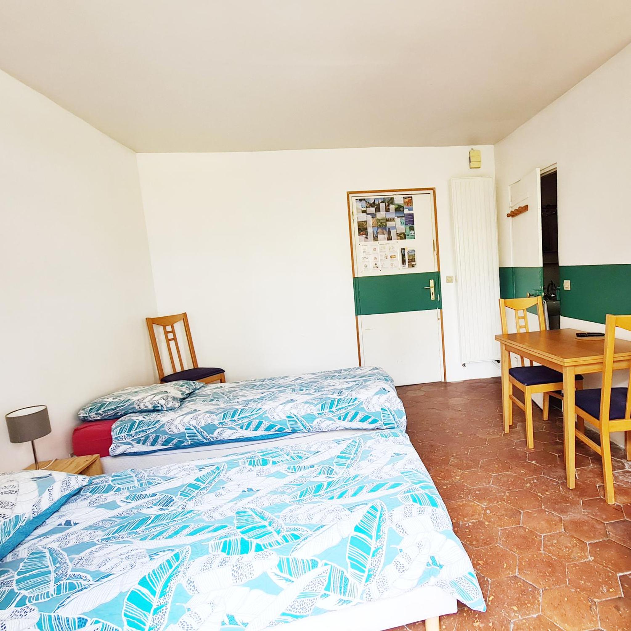 Studio Apartment photo 2