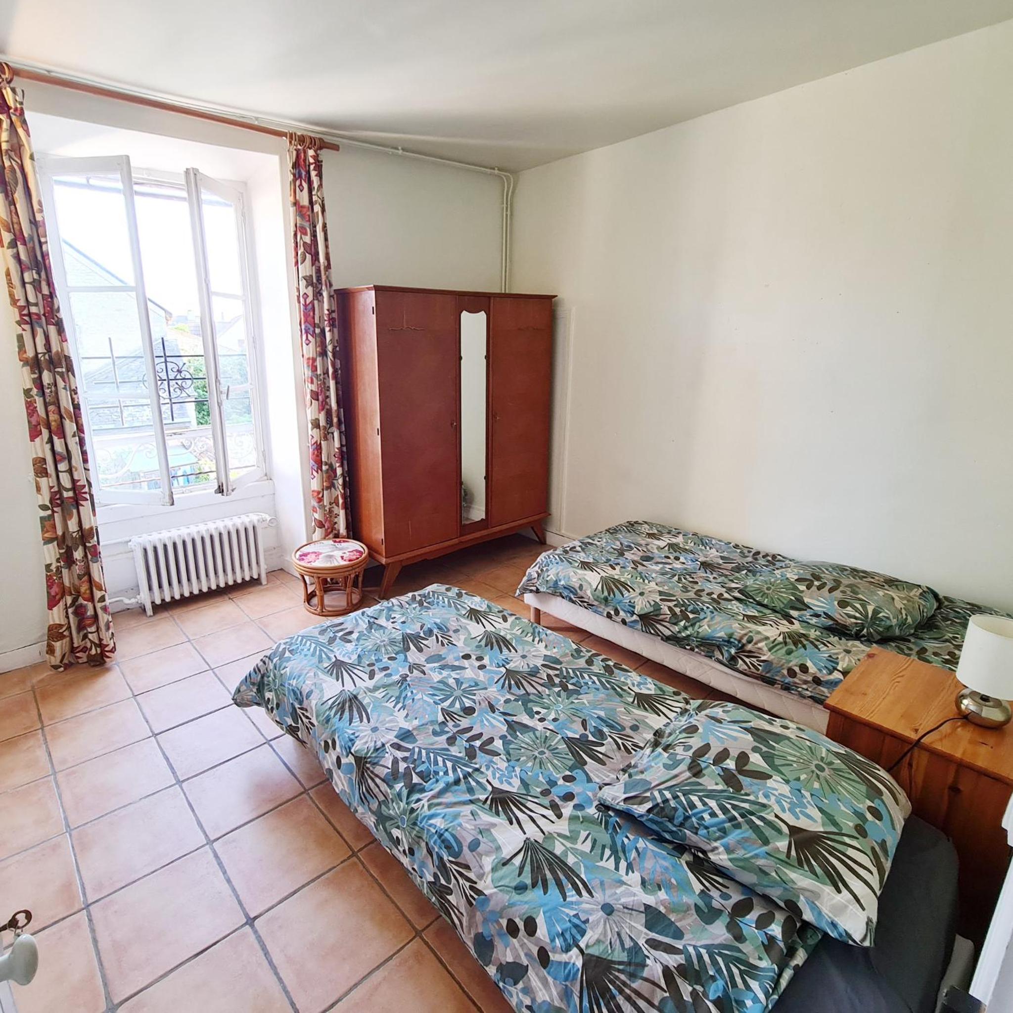 Apartment with Terrace - Photo 6