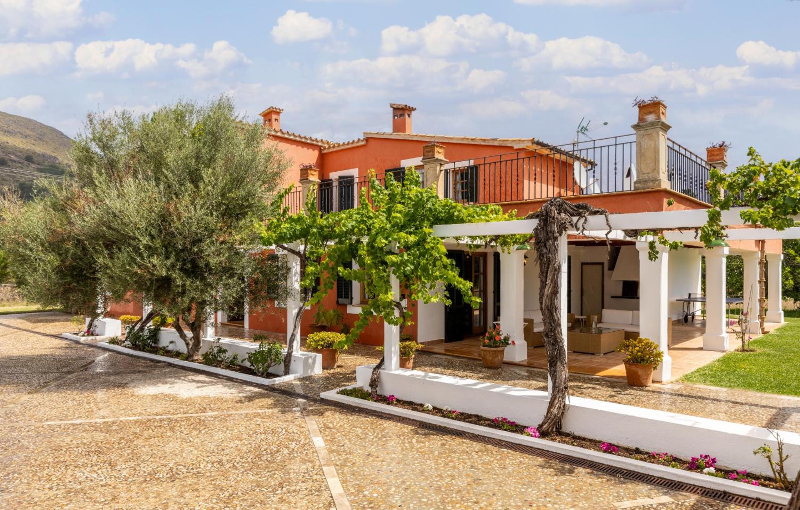 Villa with Private Pool photo 3