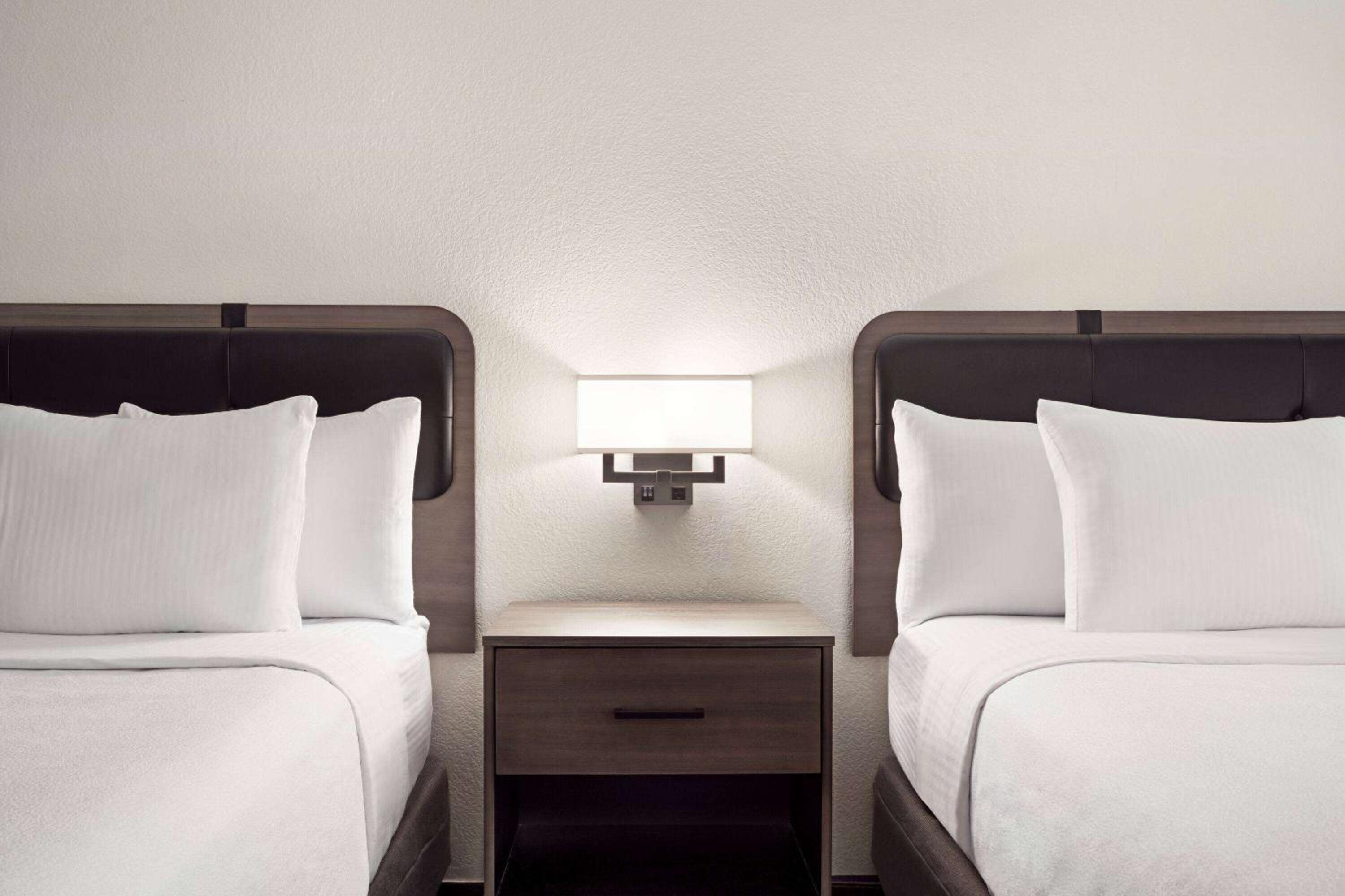 King Room with Two King Beds - Non-Smoking - Photo 3