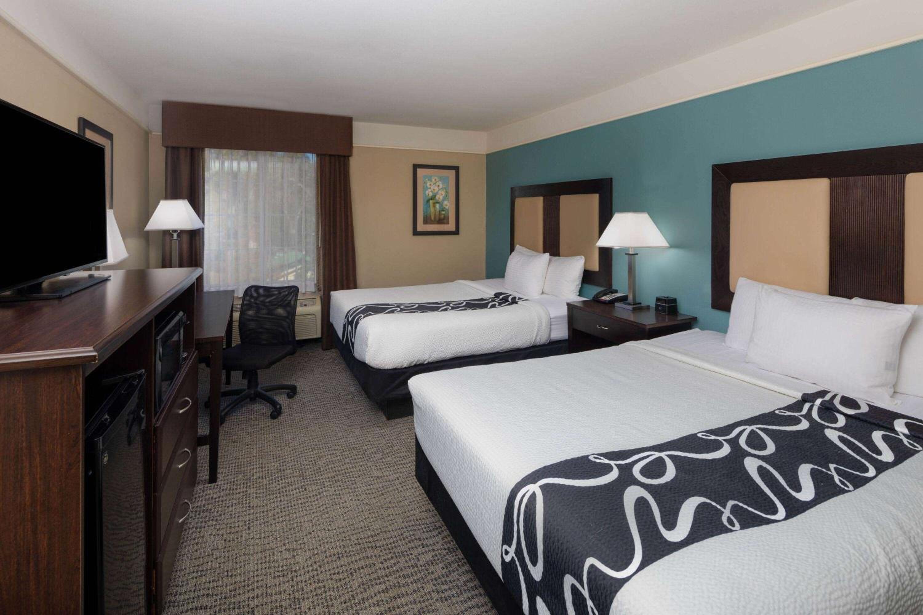 Deluxe Queen Room with Two Queen Beds - Photo 1