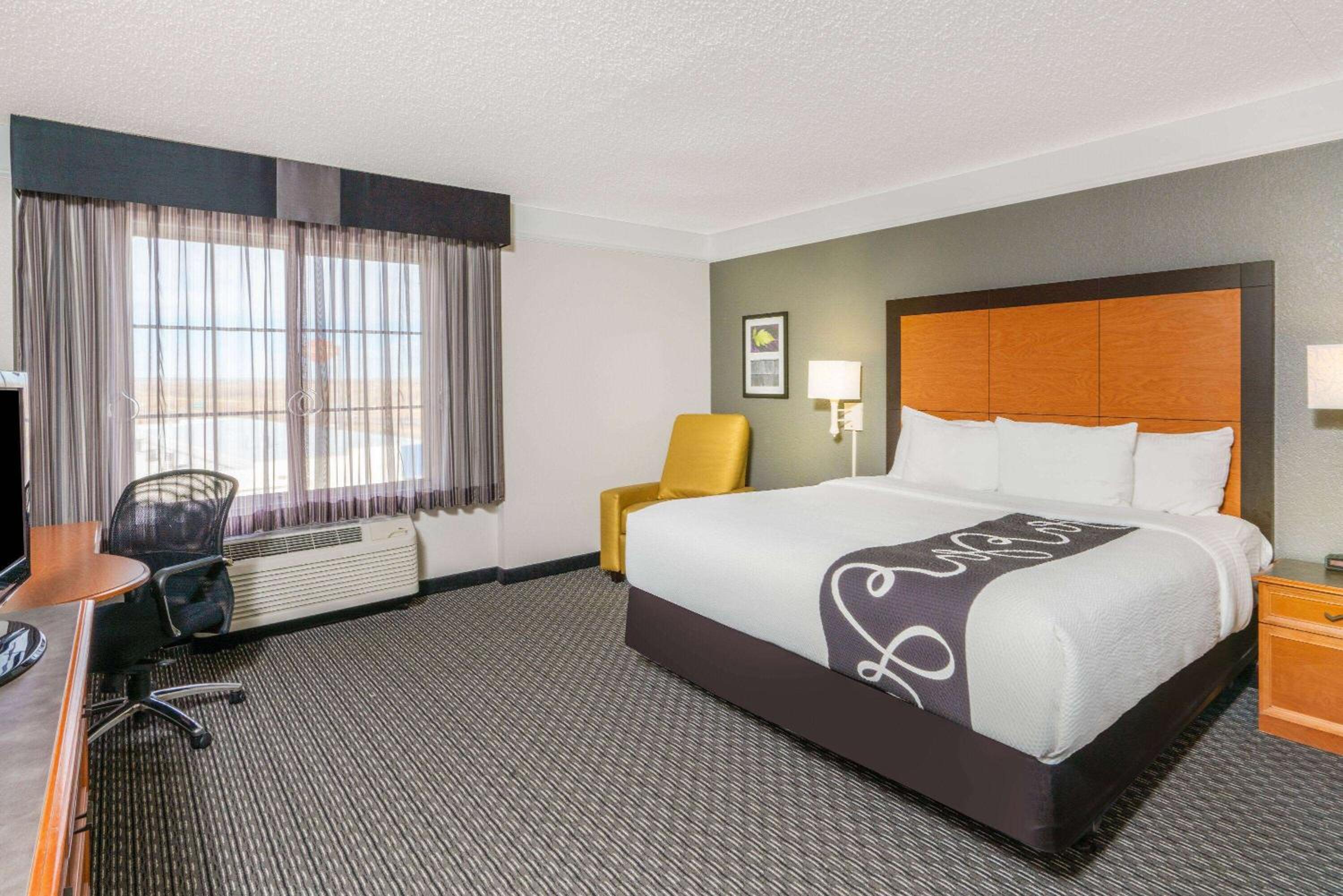 Deluxe King Room - Photo 1