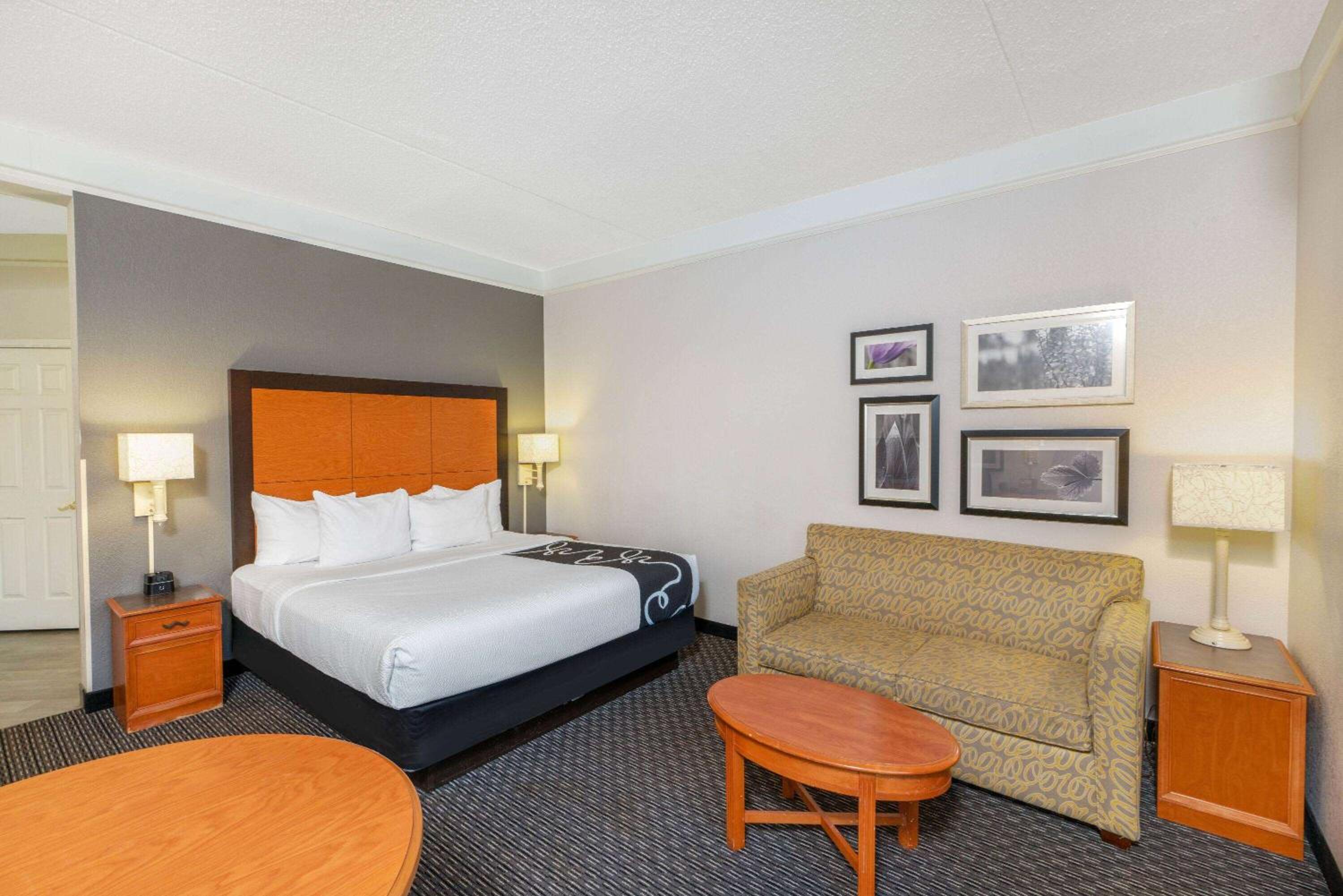 Executive King Room - Photo 3