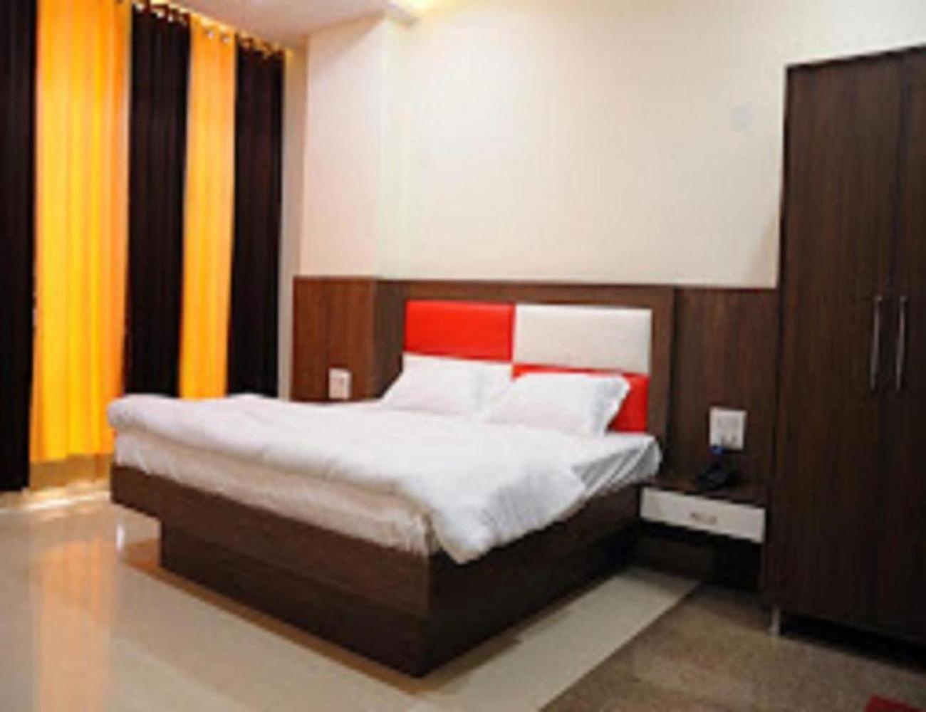 Deluxe Room - Photo 7