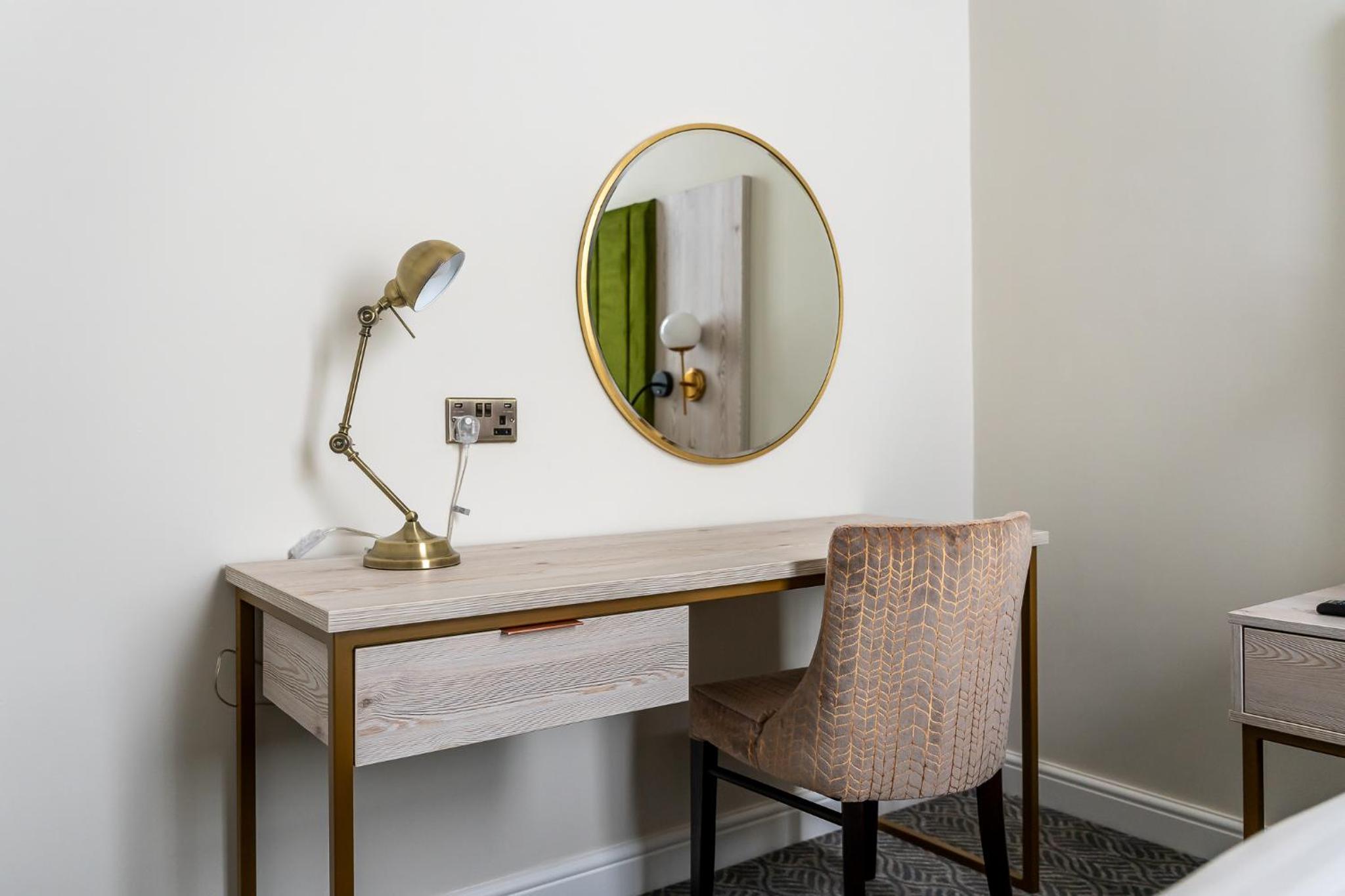 Trafford Suite - Photo 25