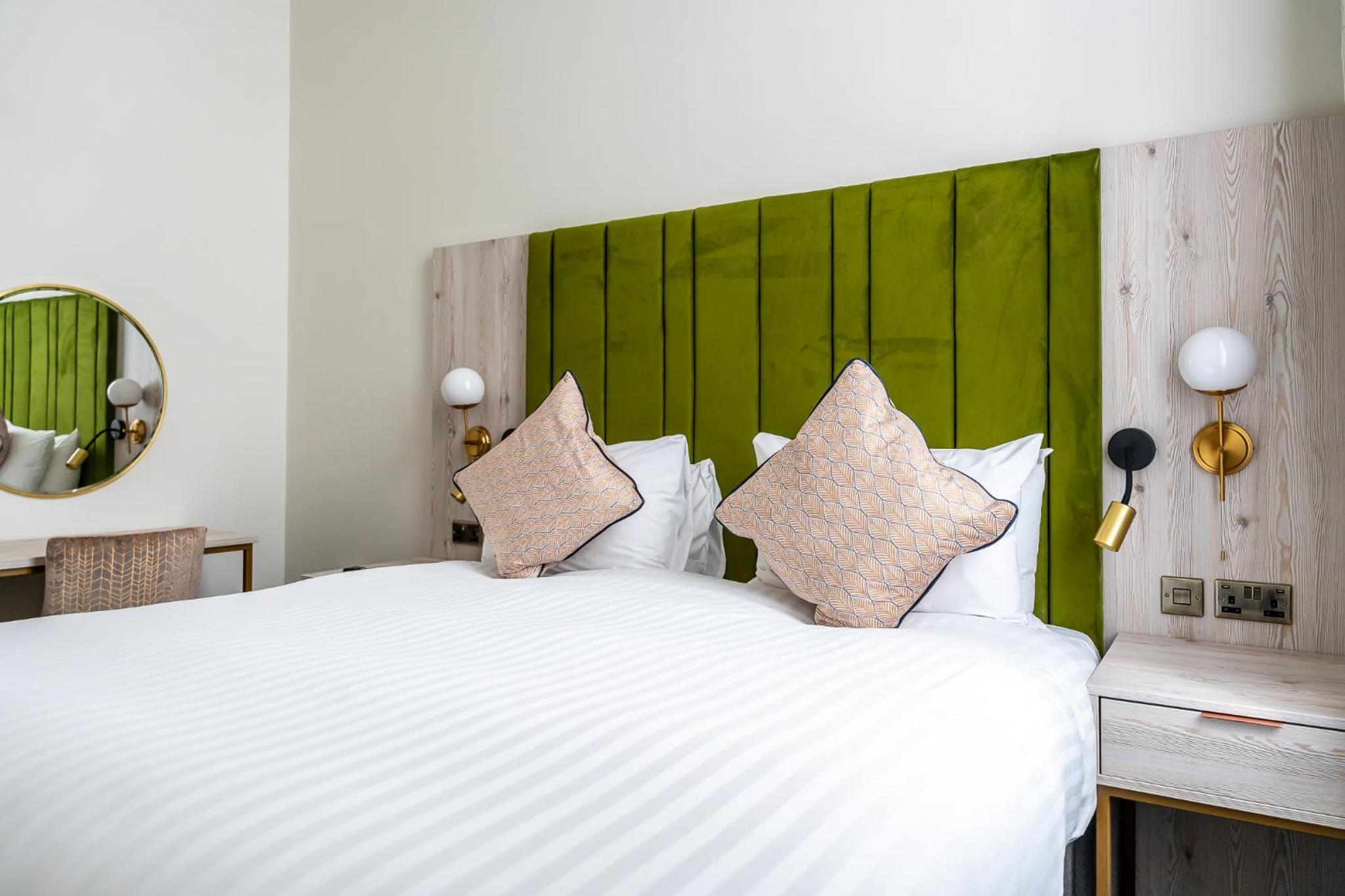 Trafford Suite - Photo 2