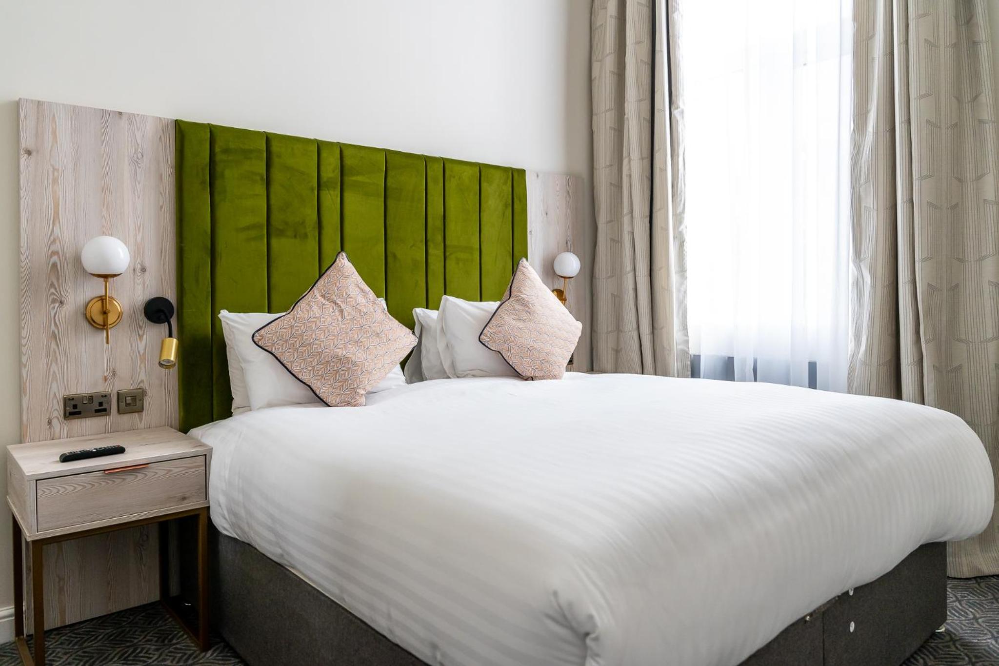 Trafford Suite - Photo 6