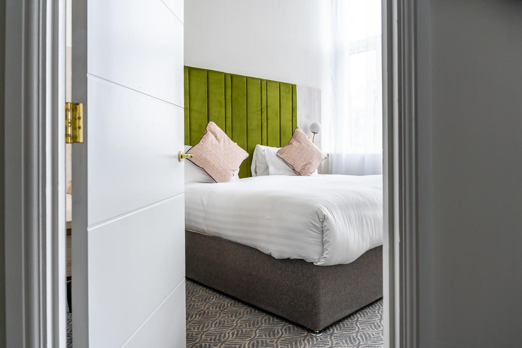 Trafford Suite - Photo 10
