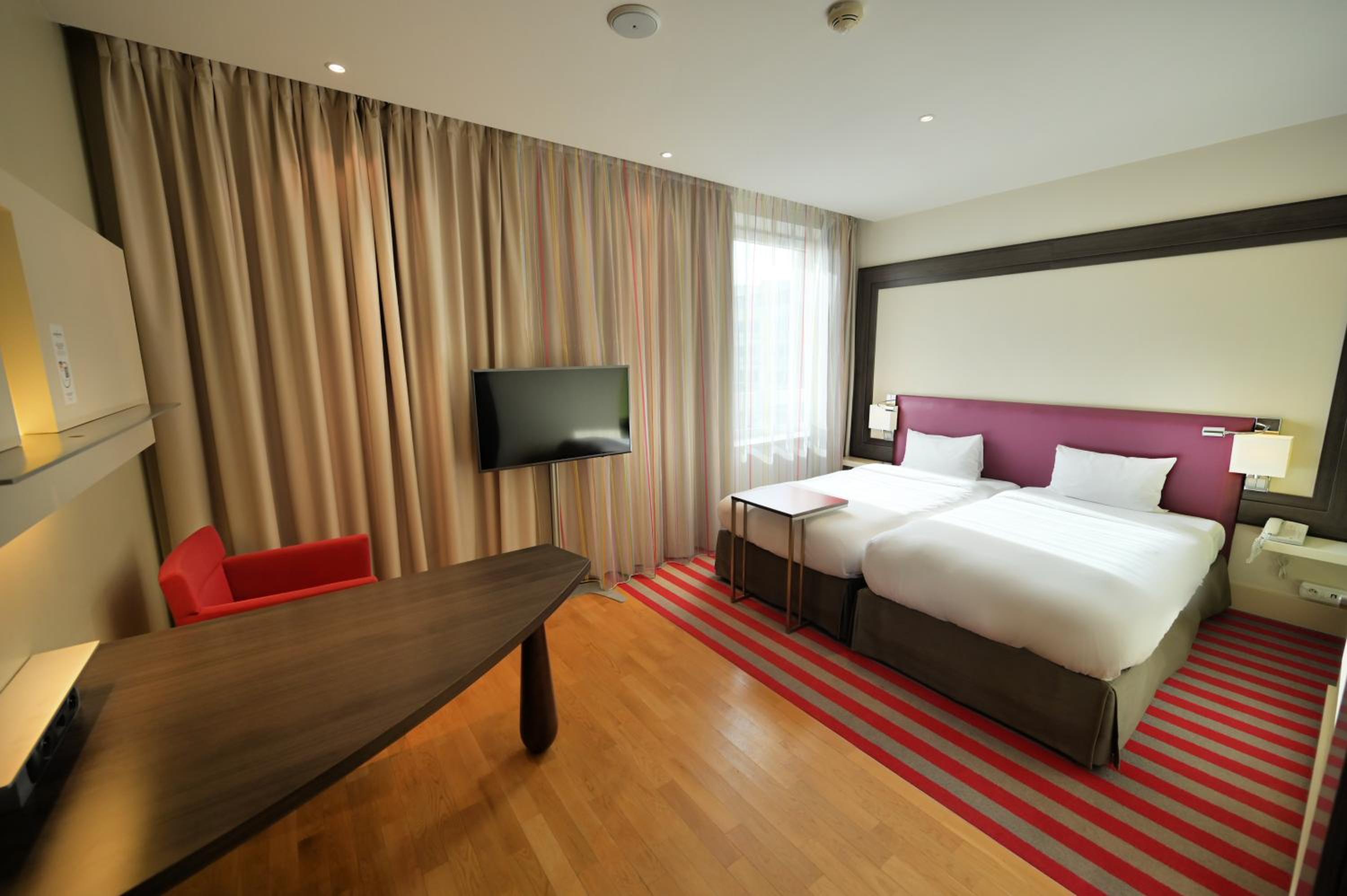 Classic Double Room with Twin Beds - Photo 3