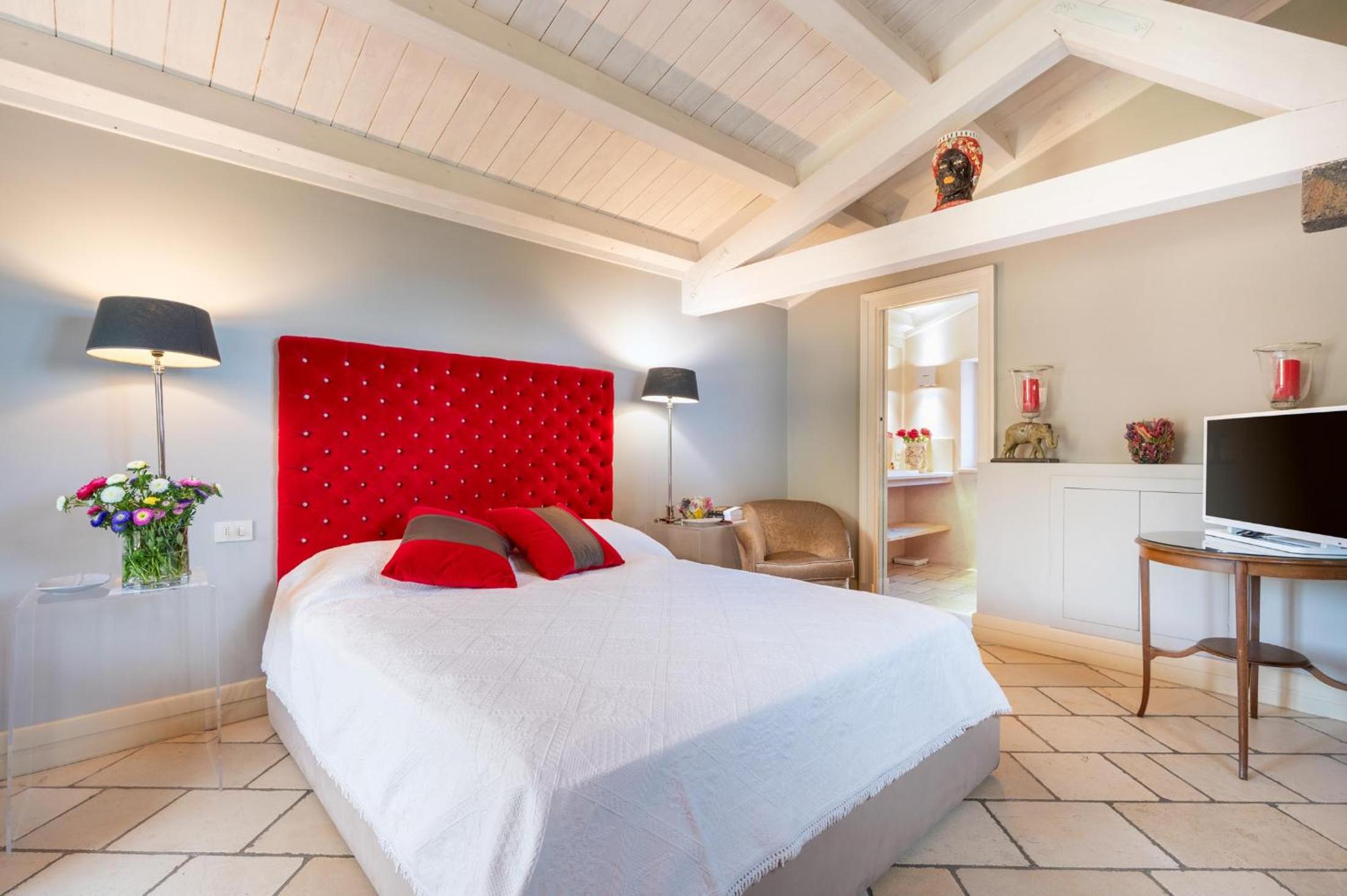 Superior King Room photo 1
