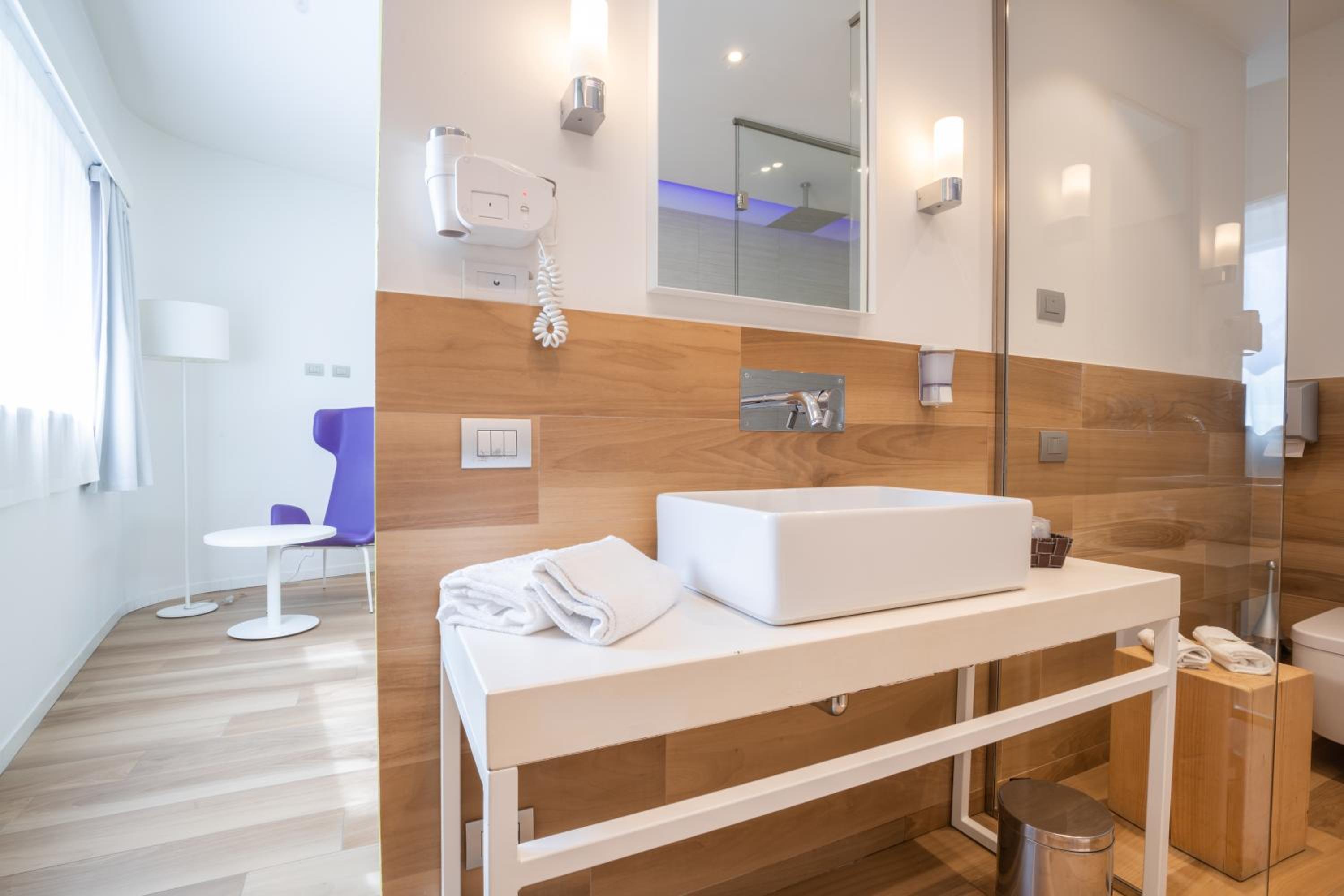 Junior Suite - Photo 12