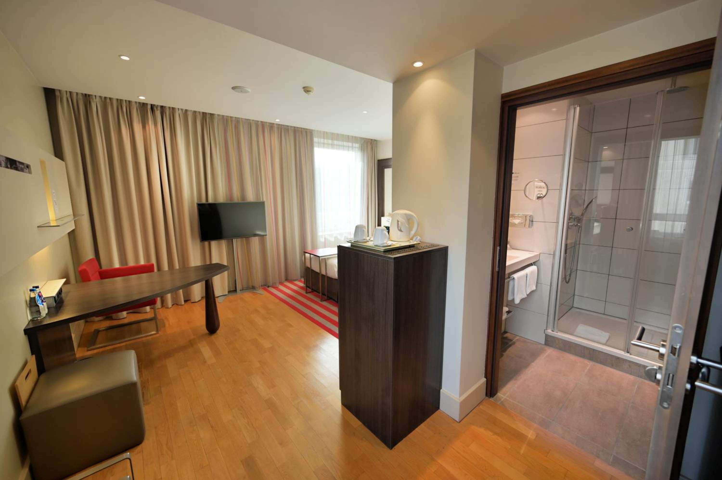 Classic Double Room with Twin Beds - Photo 4