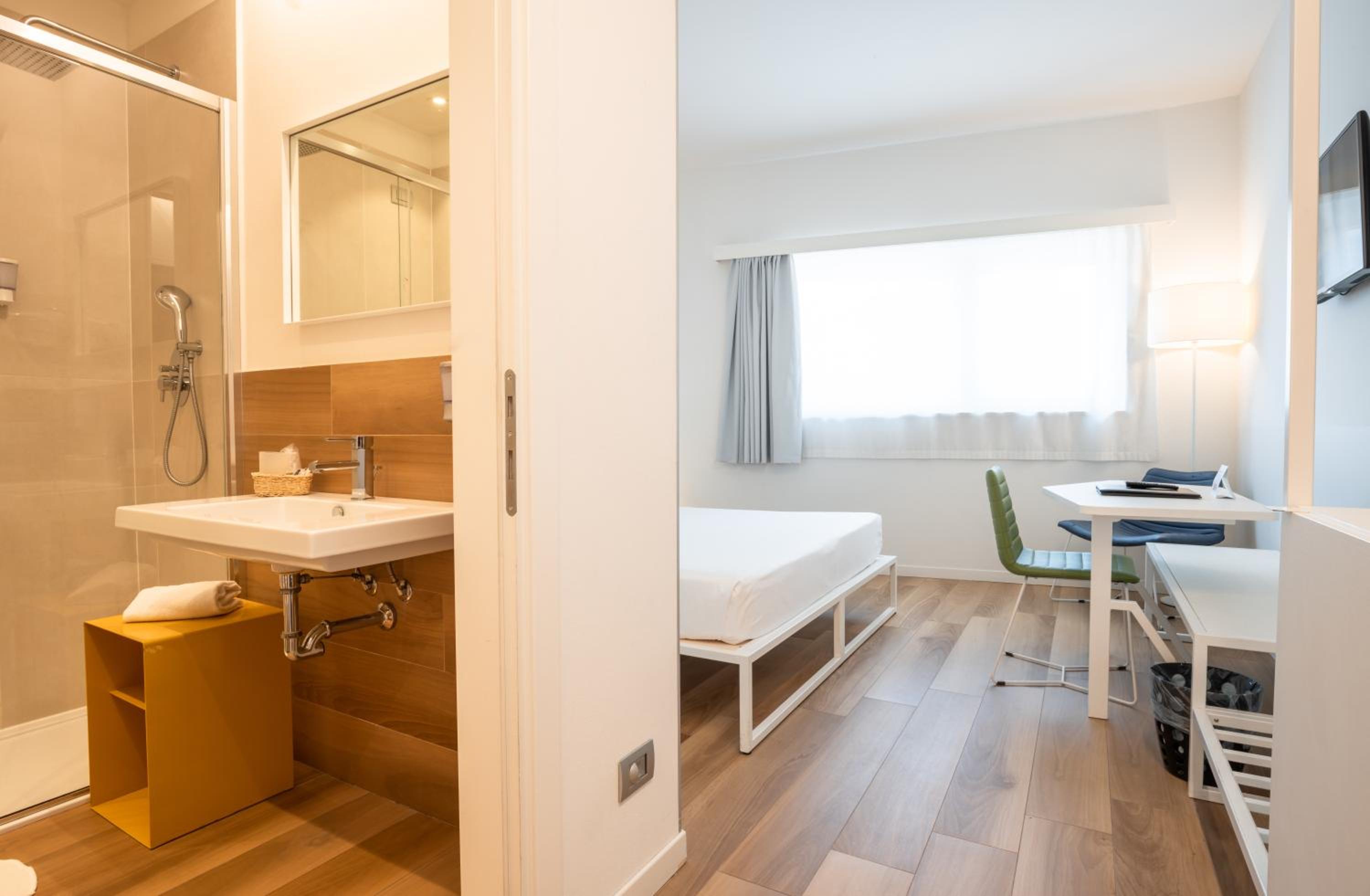 Superior Double or Twin Room - Photo 2