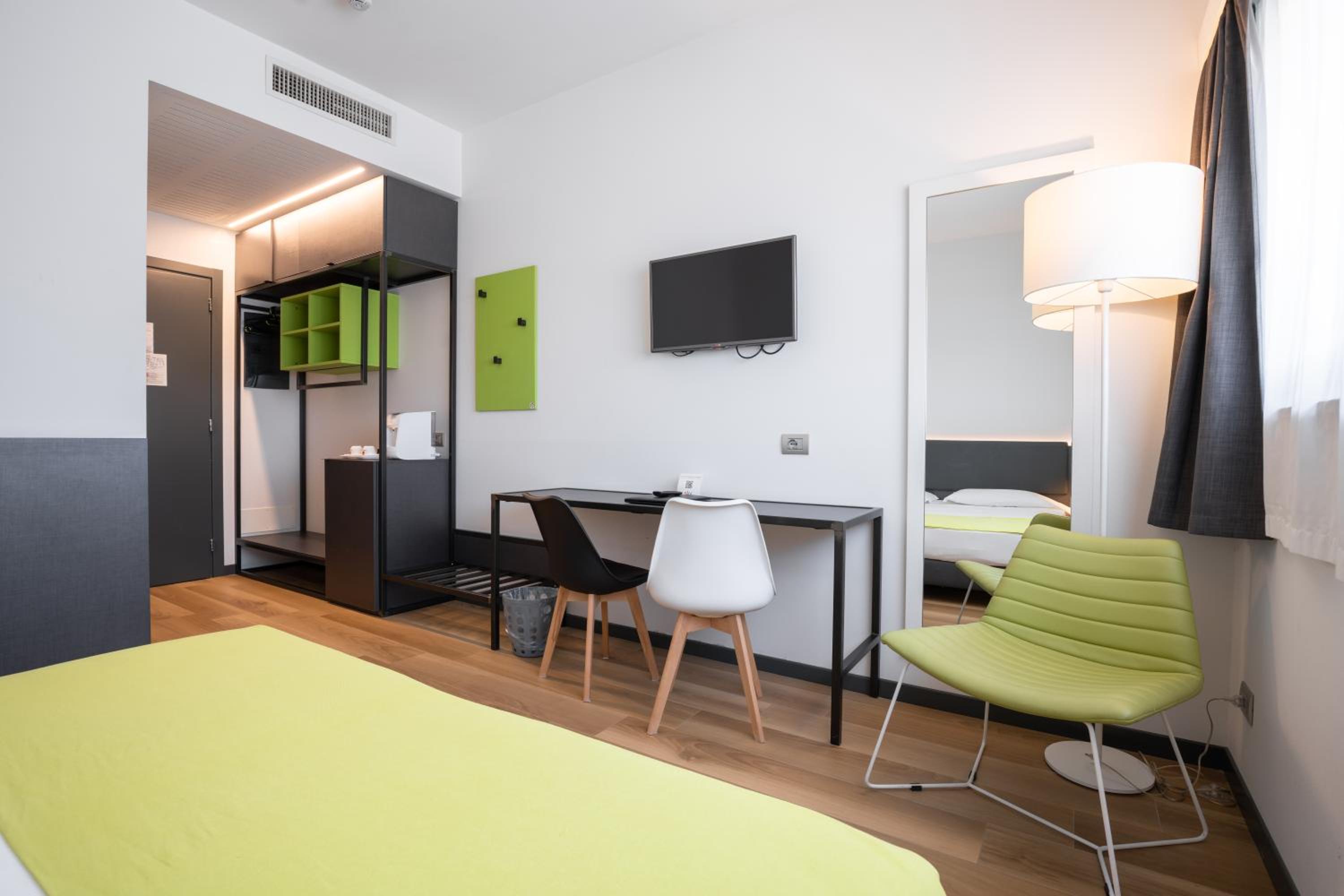Superior Double or Twin Room - Photo 20