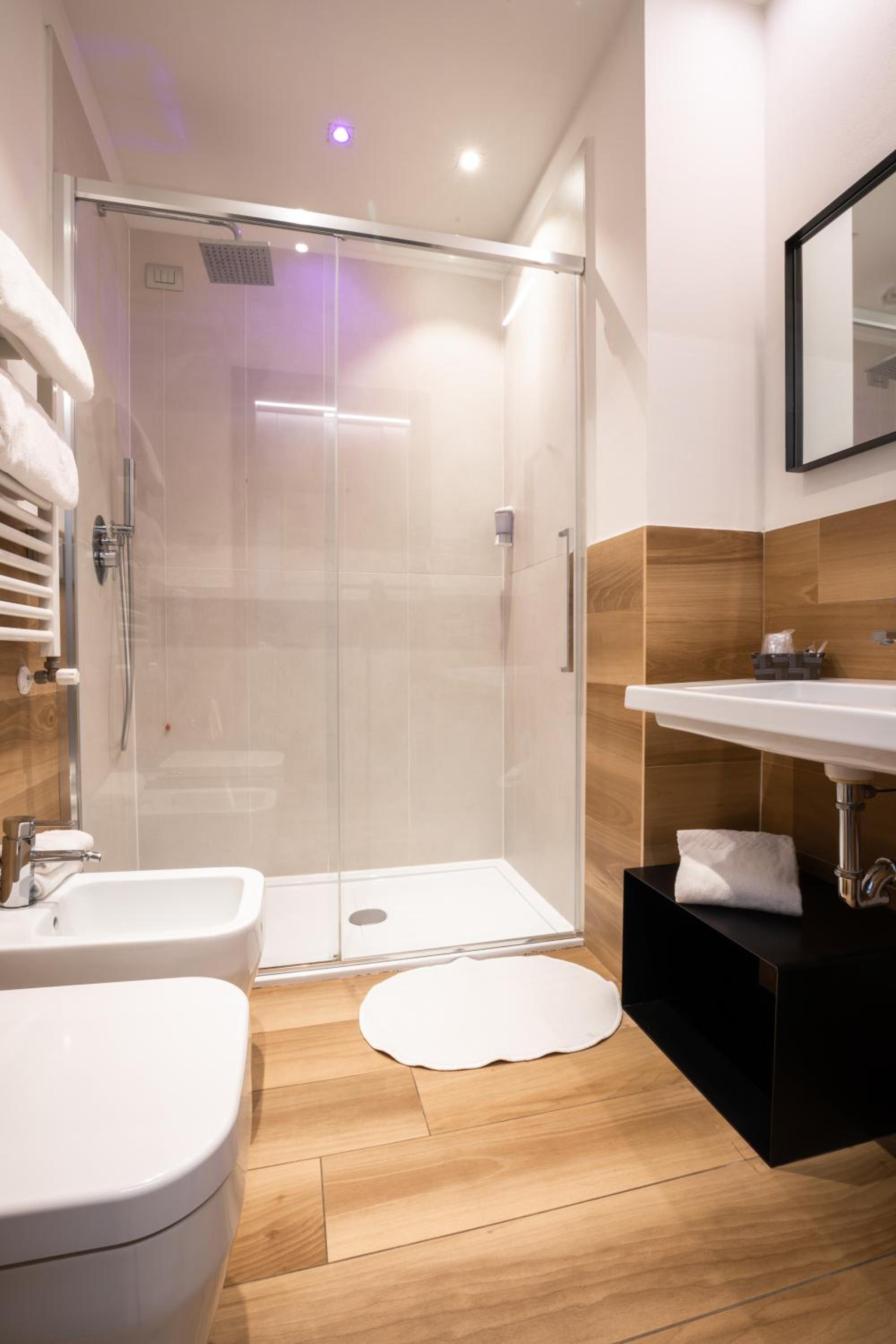 Superior Double or Twin Room - Photo 5
