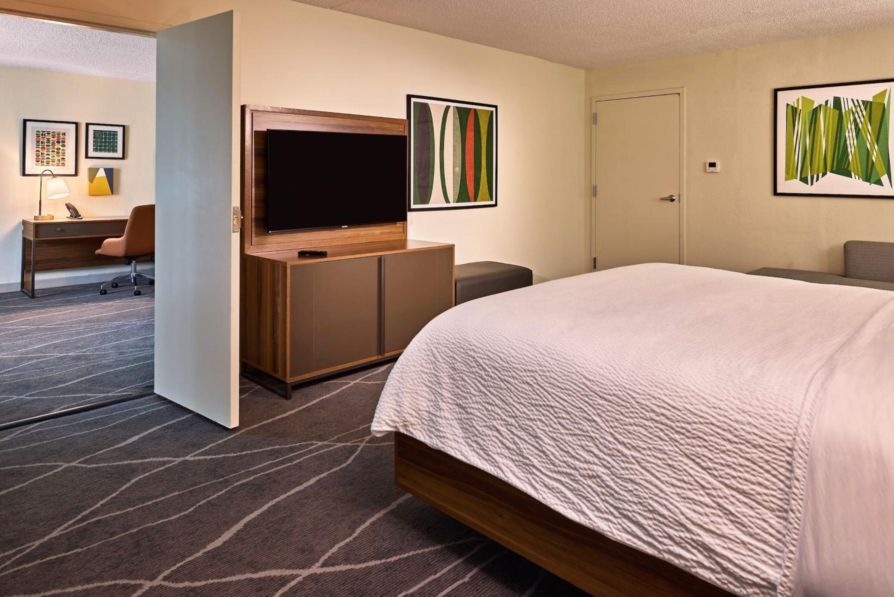One-Bedroom King Suite - Top Floor