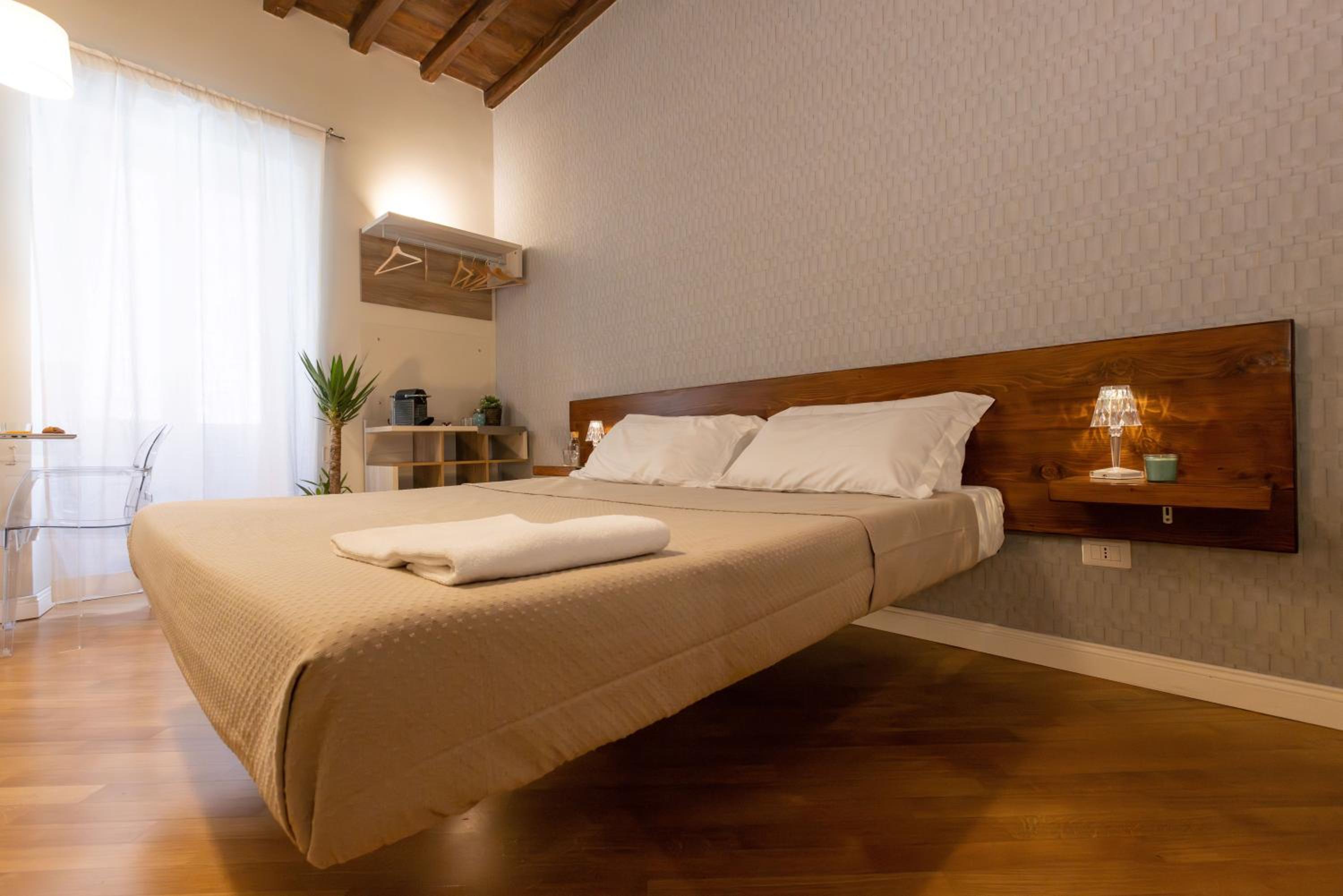 Deluxe King Room photo 1
