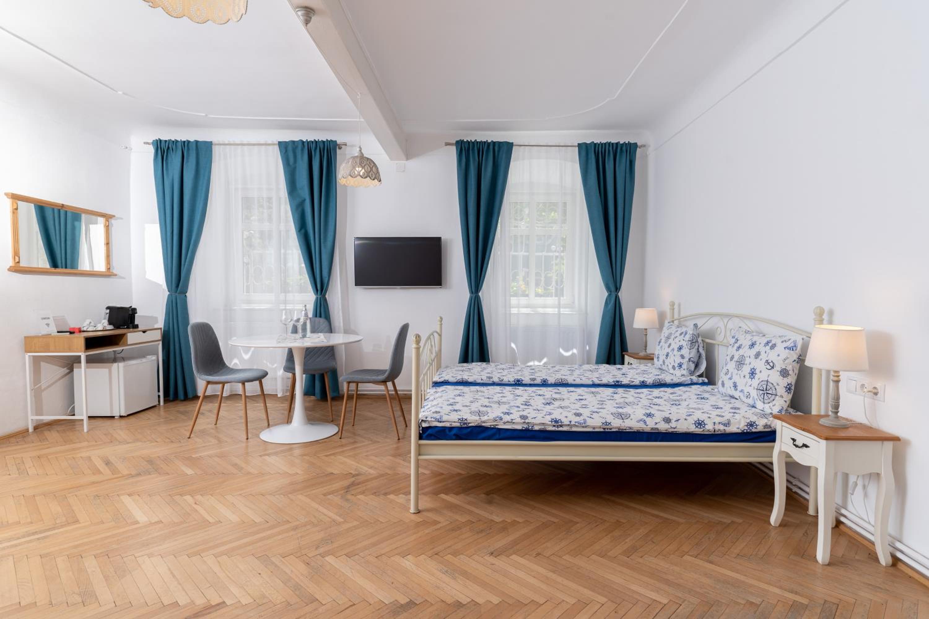 Double or Twin Room - Photo 2