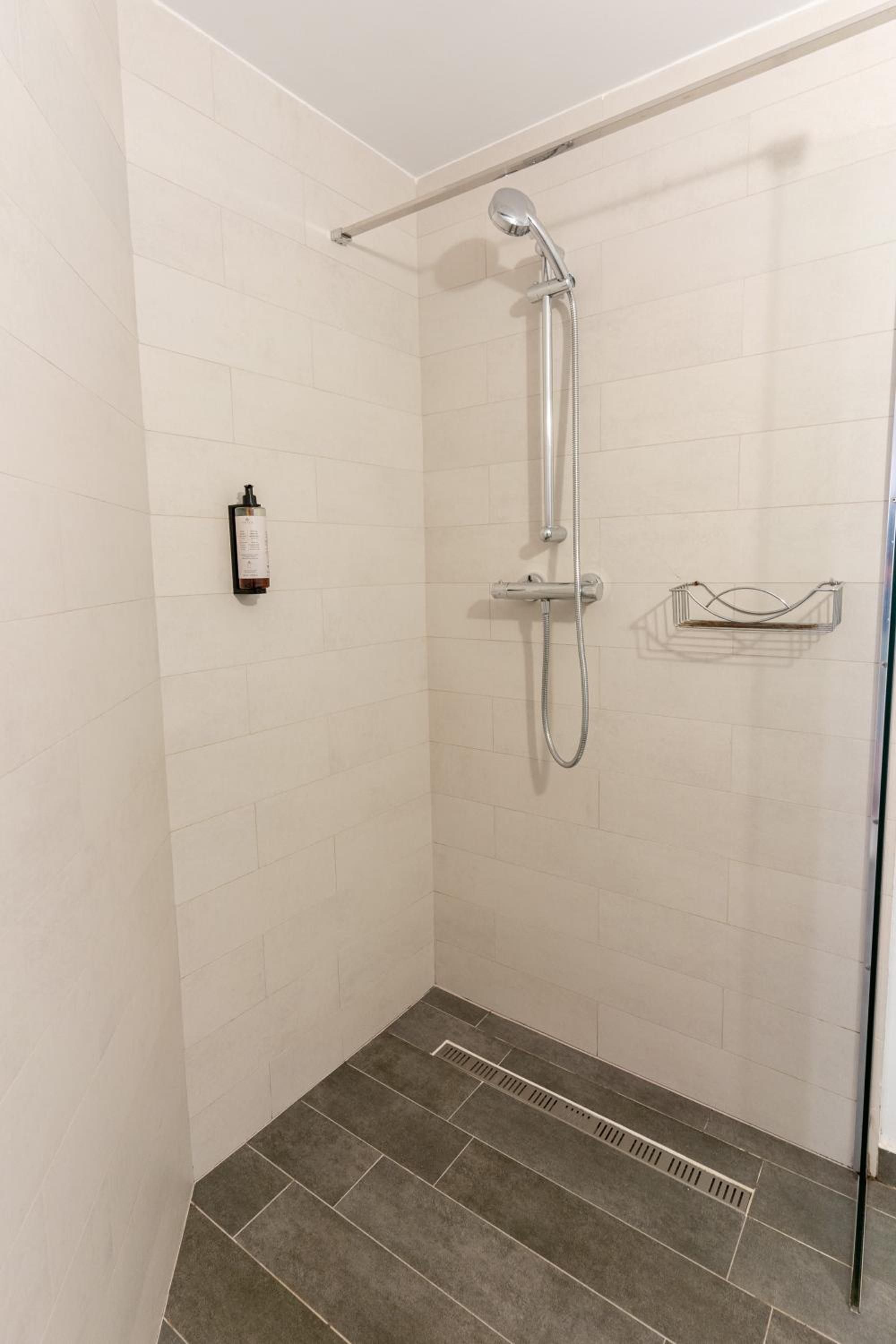 Double or Twin Room - Photo 7
