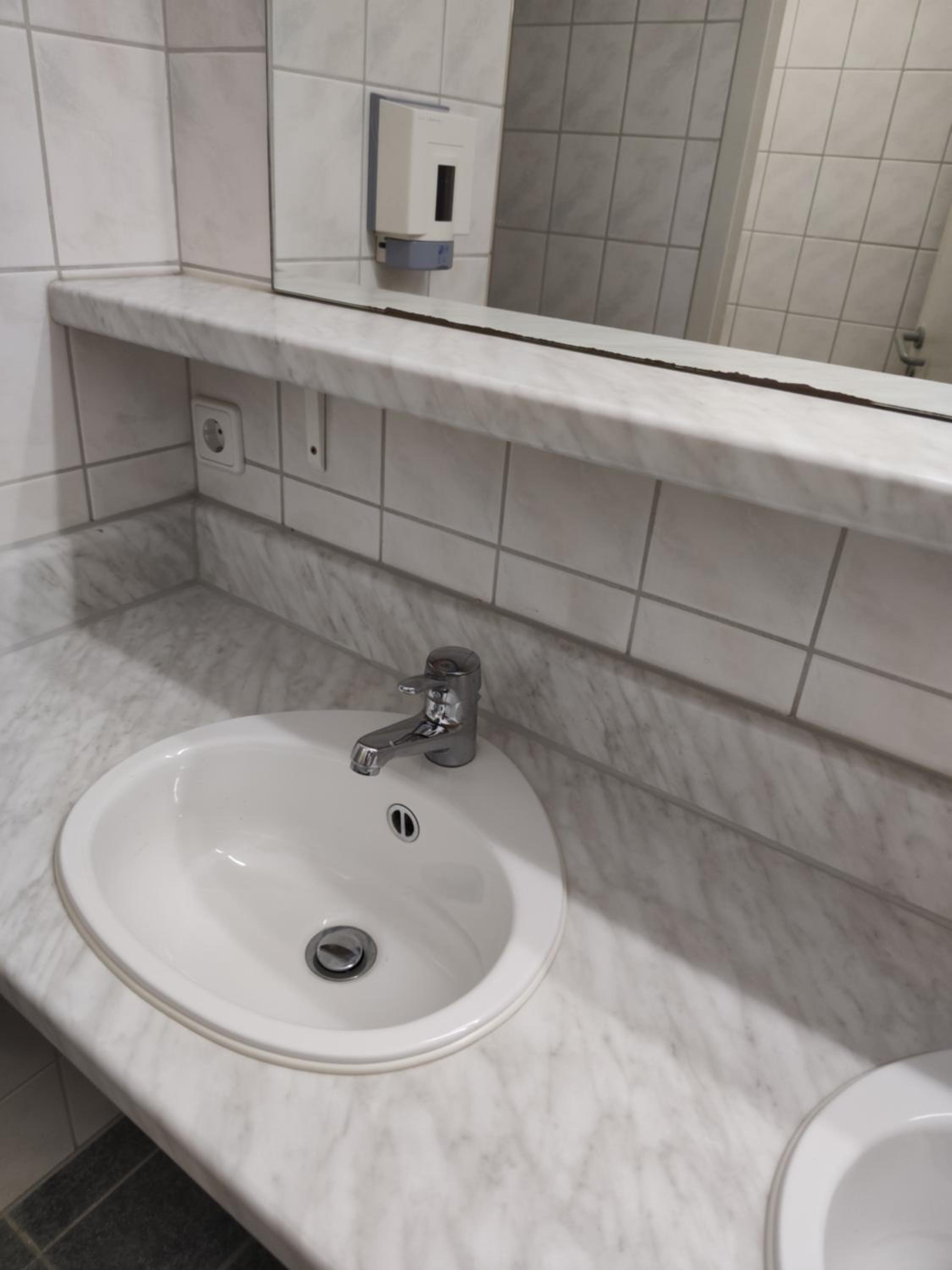 Twin Room with Shared Bathroom photo 2