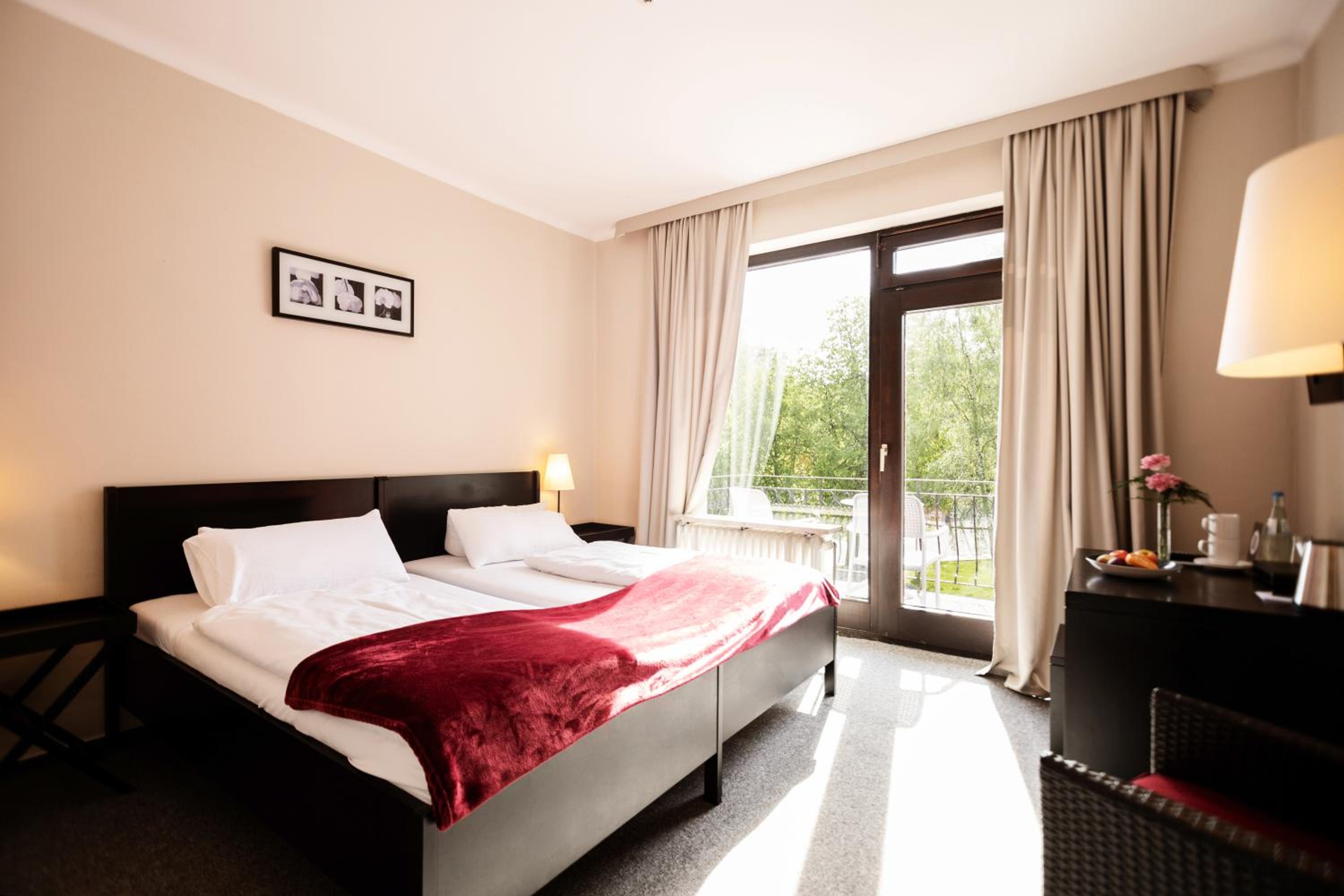 Standard Double Room - Land View - Photo 1