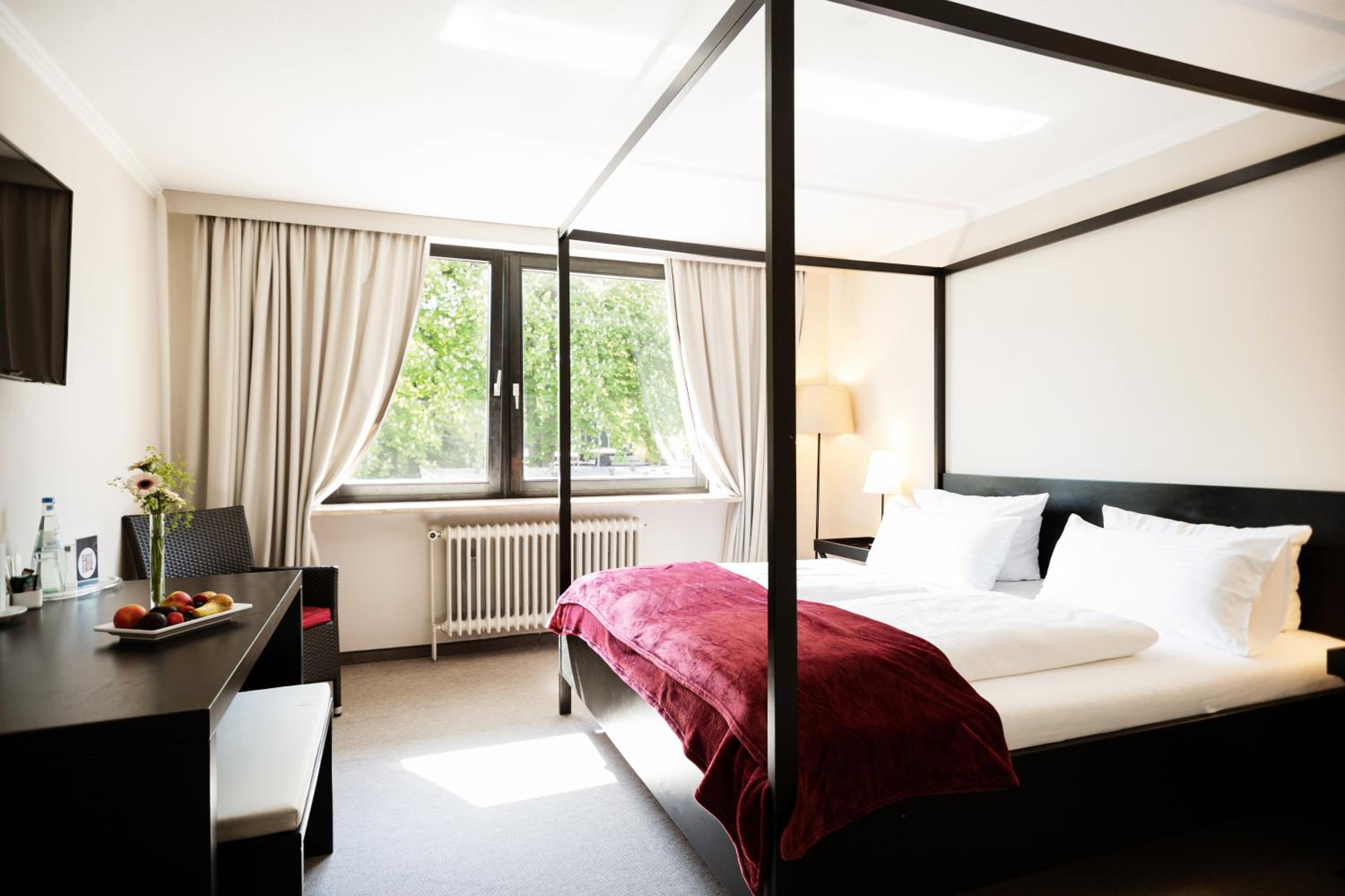 Standard Double Room - Land View - Photo 3
