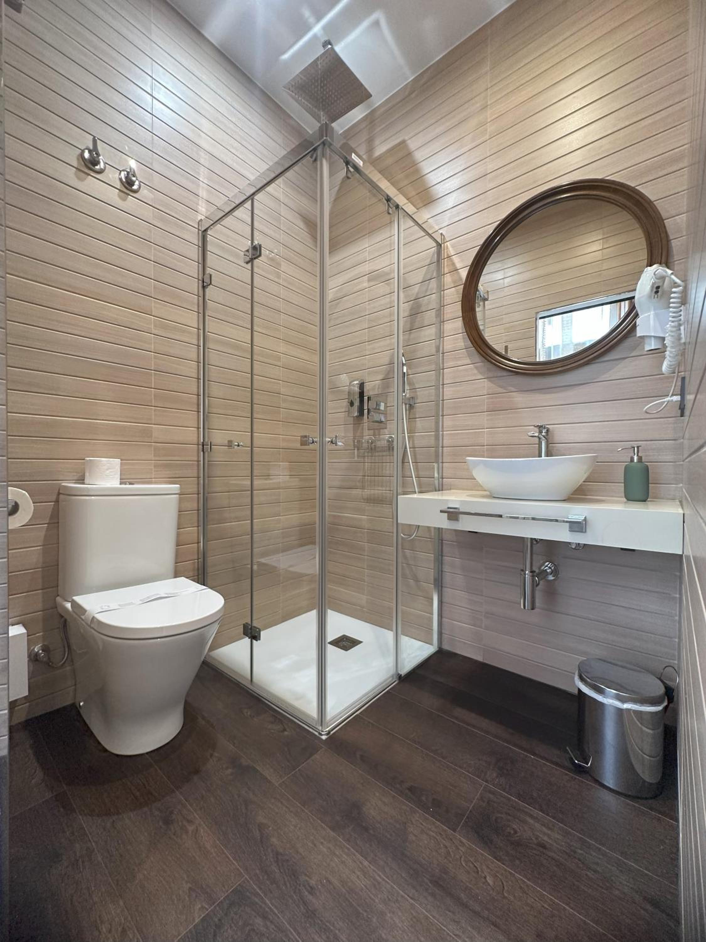 Deluxe Triple Room photo 2
