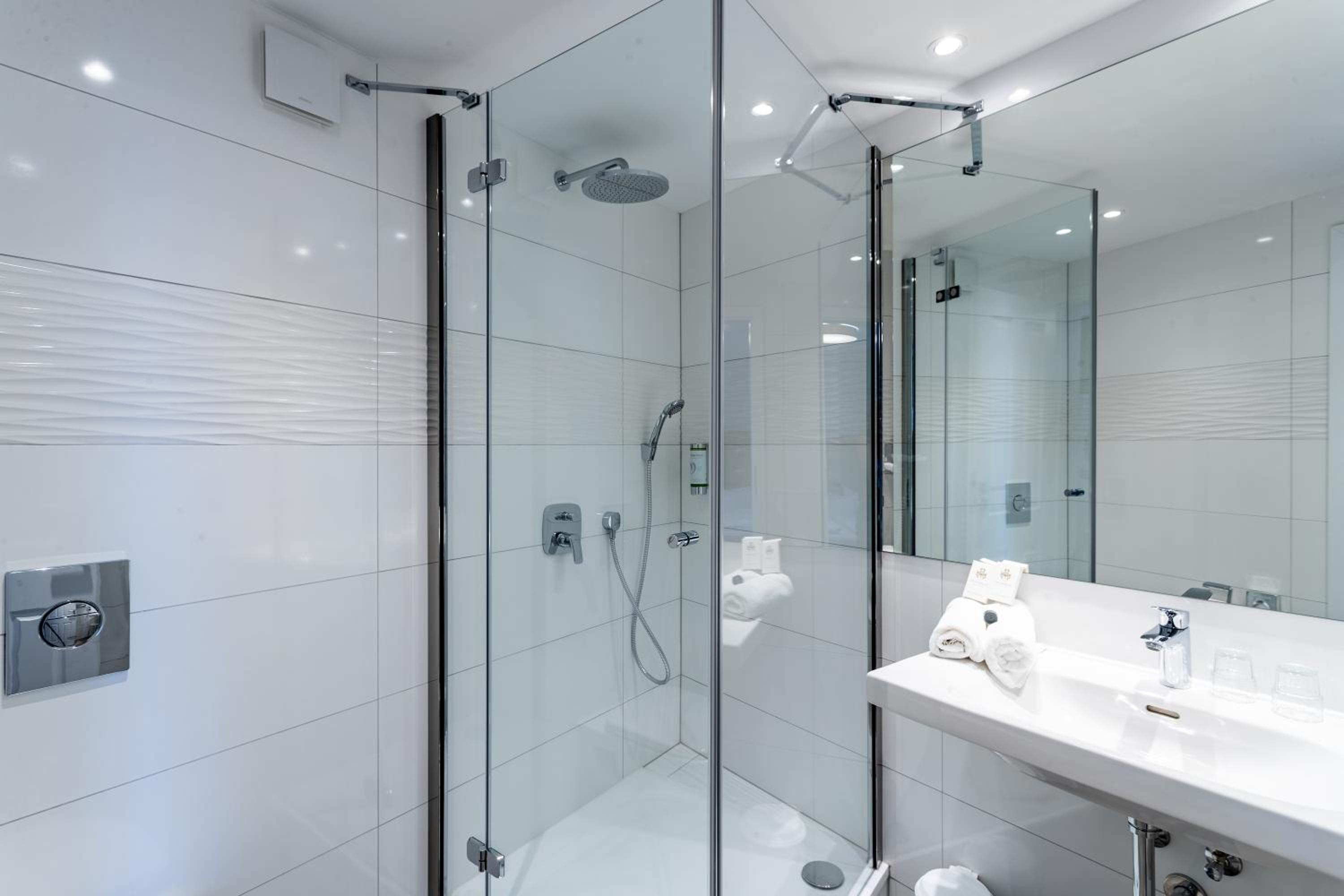 Standard Double Room - Photo 23