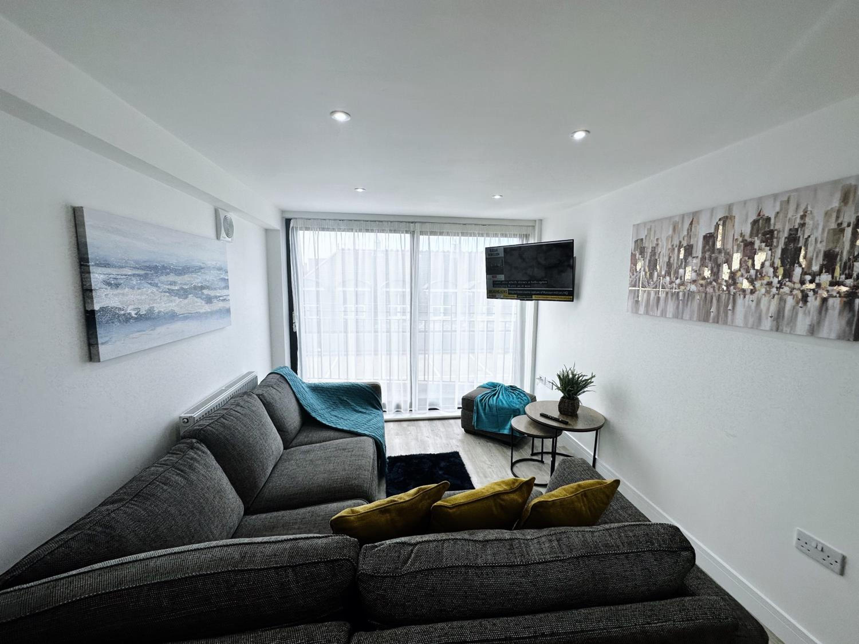 Apartment with Balcony photo 1