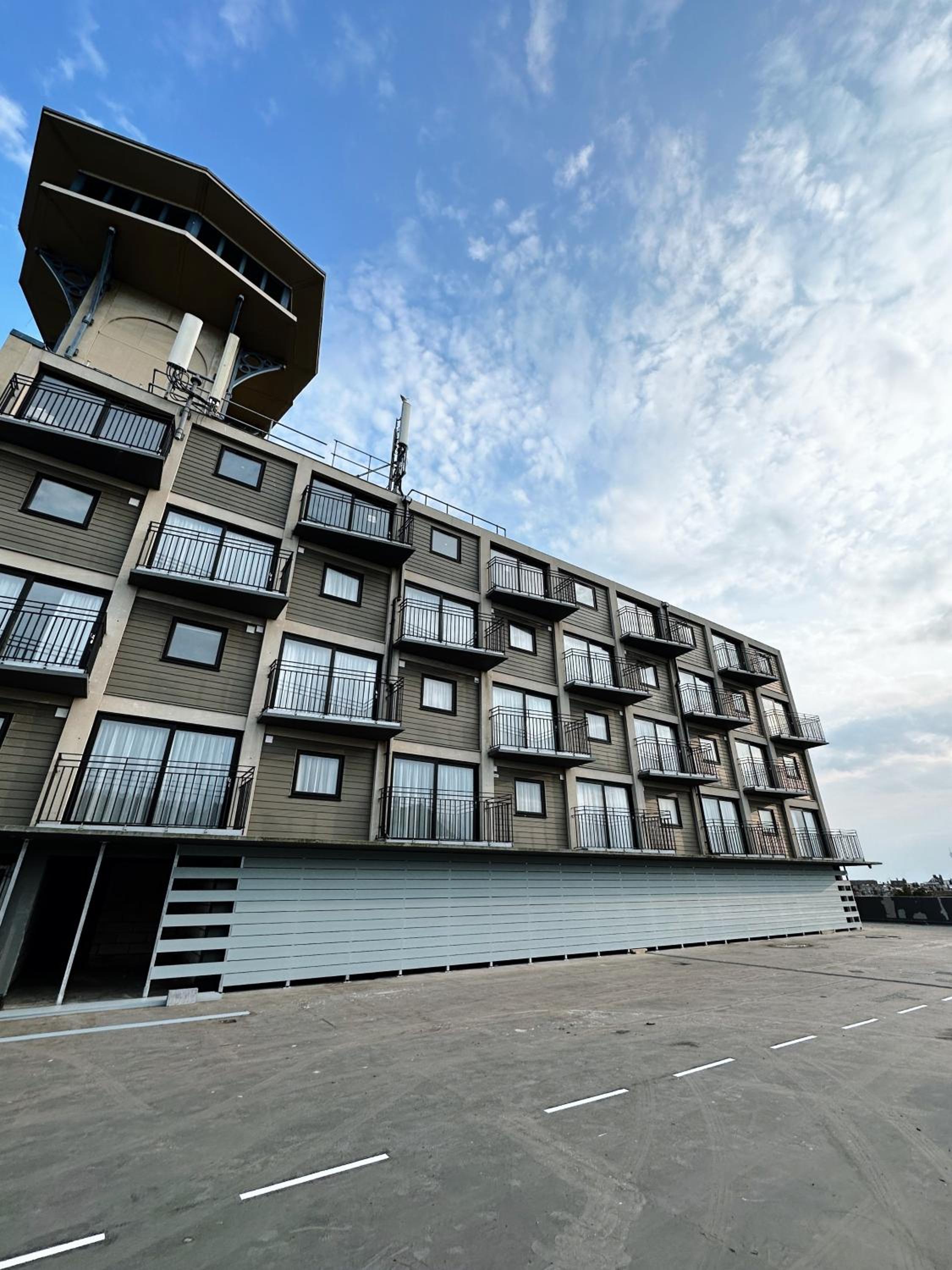 Apartment with Balcony photo 2