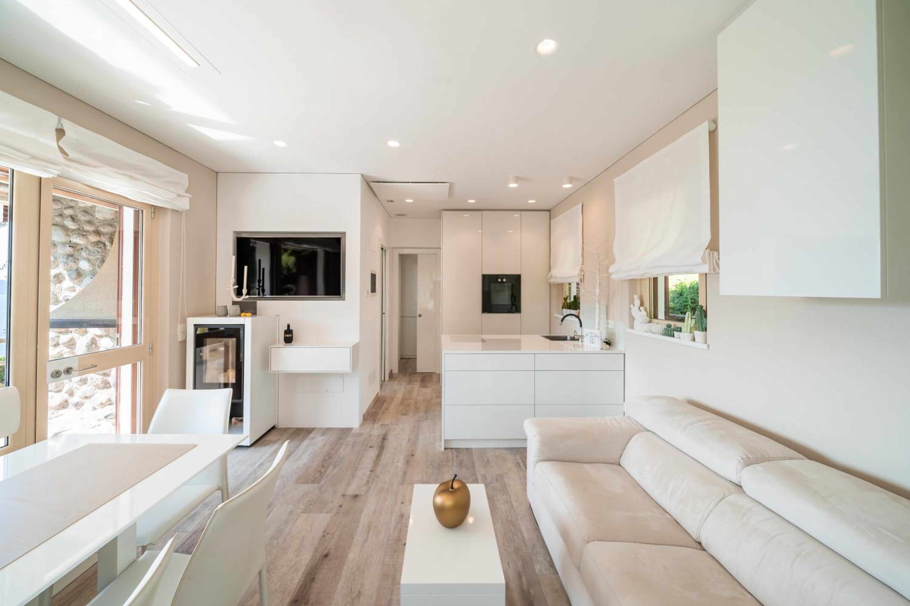 Superior One-Bedroom Apartment